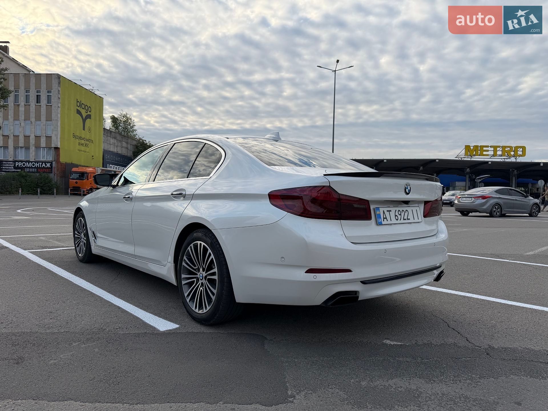 BMW 5 Series 2017 VIN WBAJE7C37HG890520 фото оголошення 11 з 36