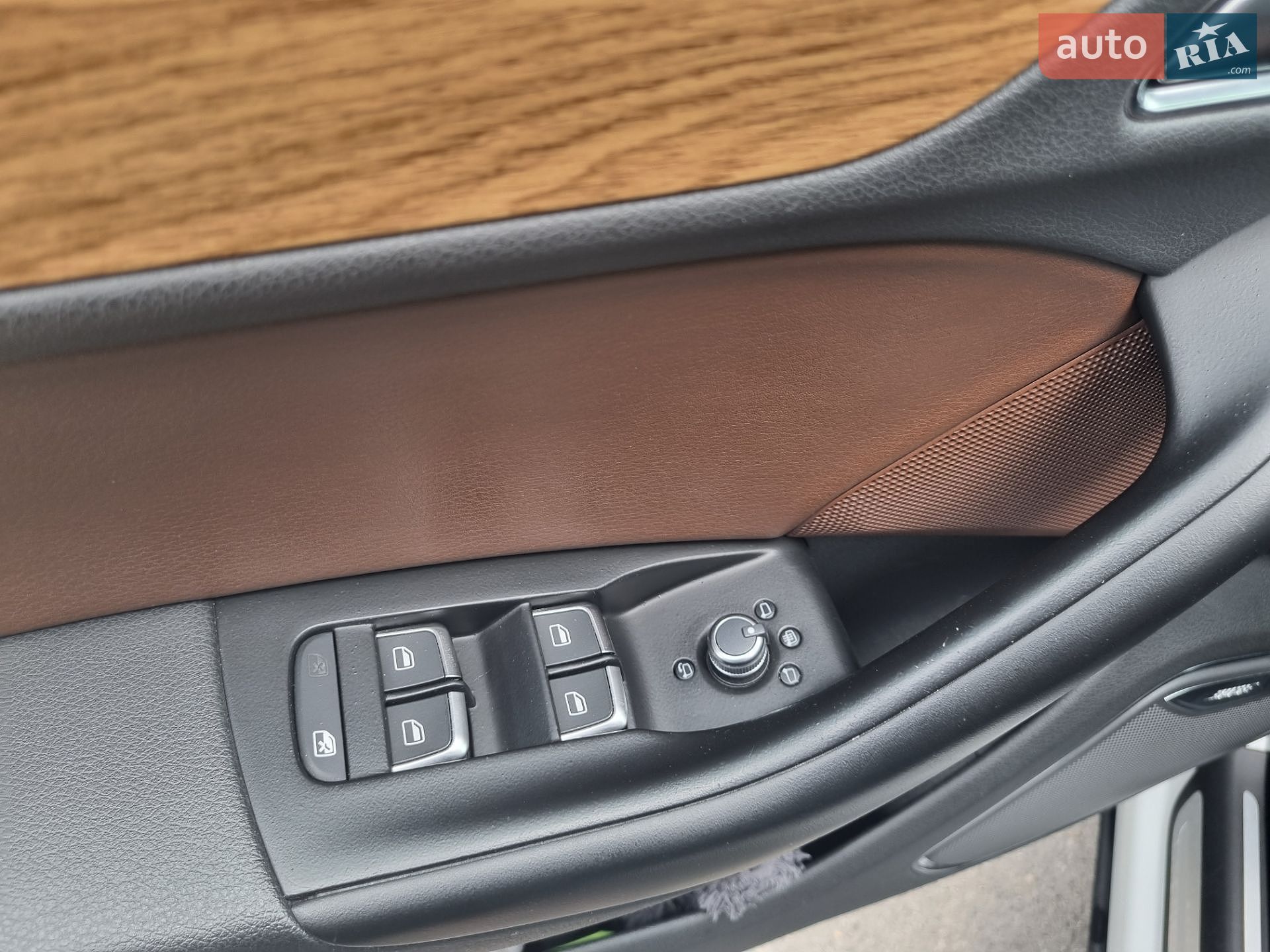 Audi Q3 2014 VIN WA1GFCFS7FR004892 фото оголошення 33 з 40