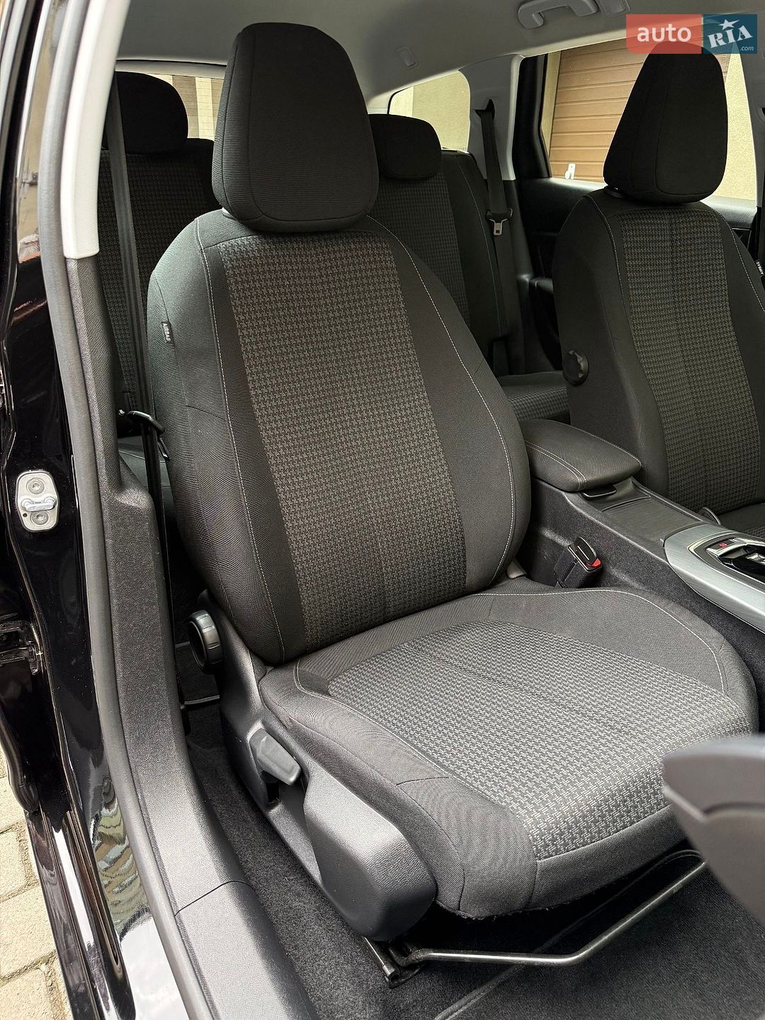 Peugeot 308 2019 VIN VF3LCYHZRKS521928 фото оголошення 12 з 16