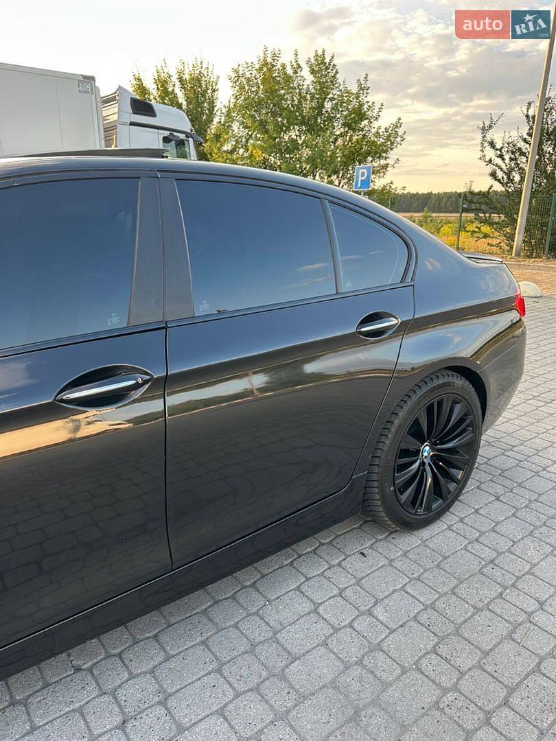 BMW 5 Series 2010 VIN WBAFU7C51BC870336 фото оголошення 32 з 80