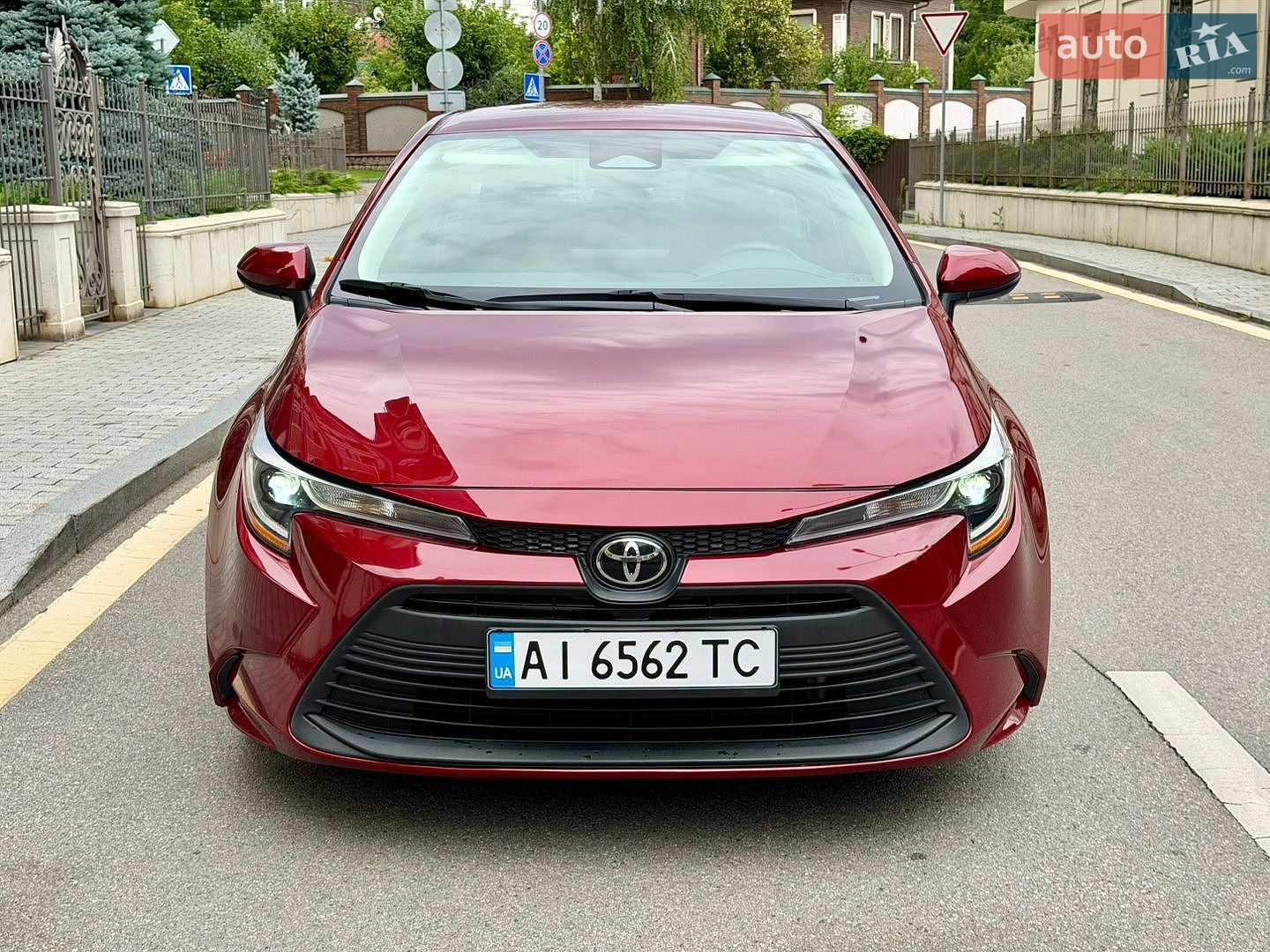Toyota Corolla 2022 VIN 5YFB4MDE3PP002402 фото оголошення 2 з 31