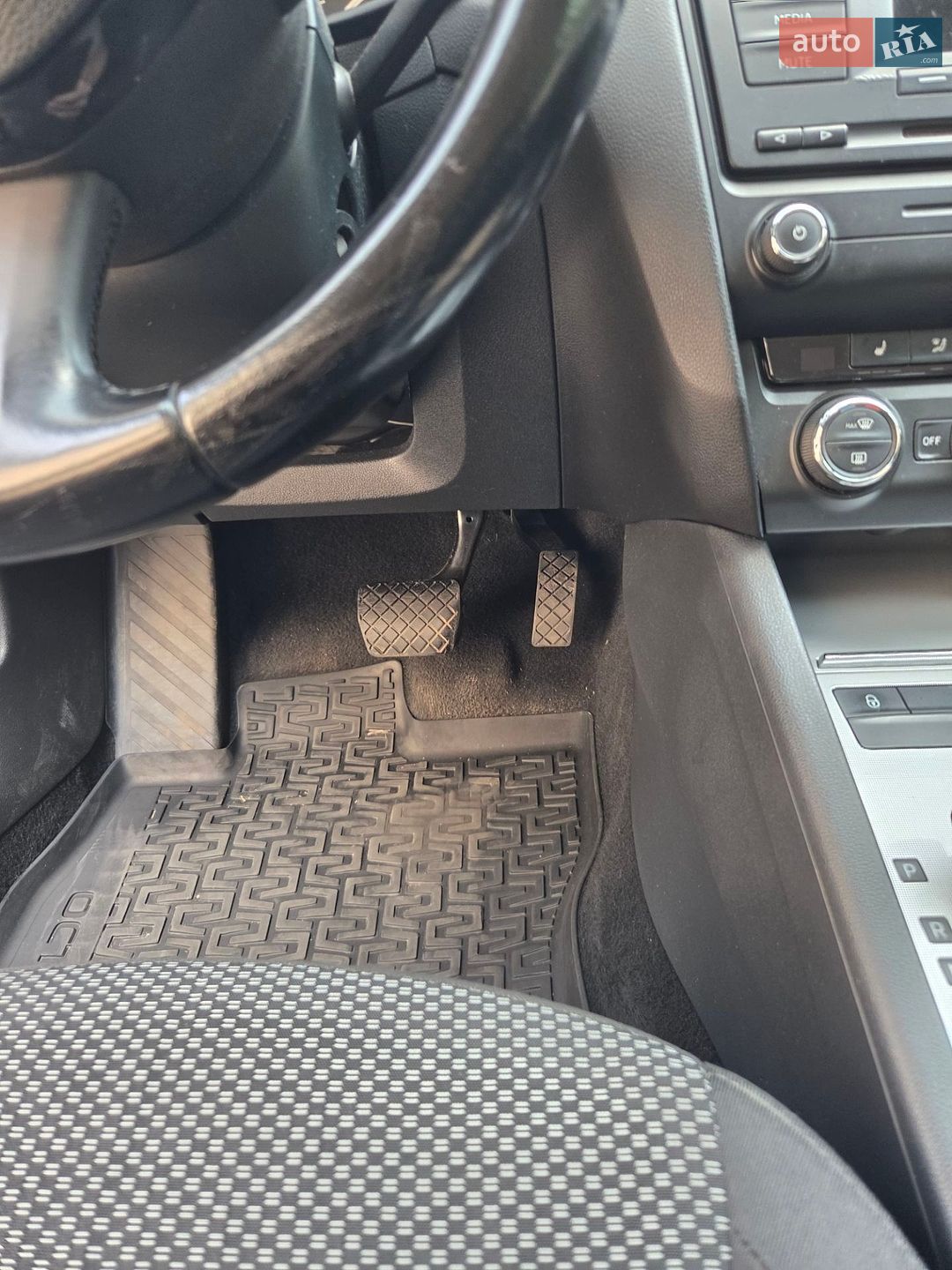 Skoda Octavia 2013 VIN TMBAD2NE8EB006097 фото оголошення 6 з 11