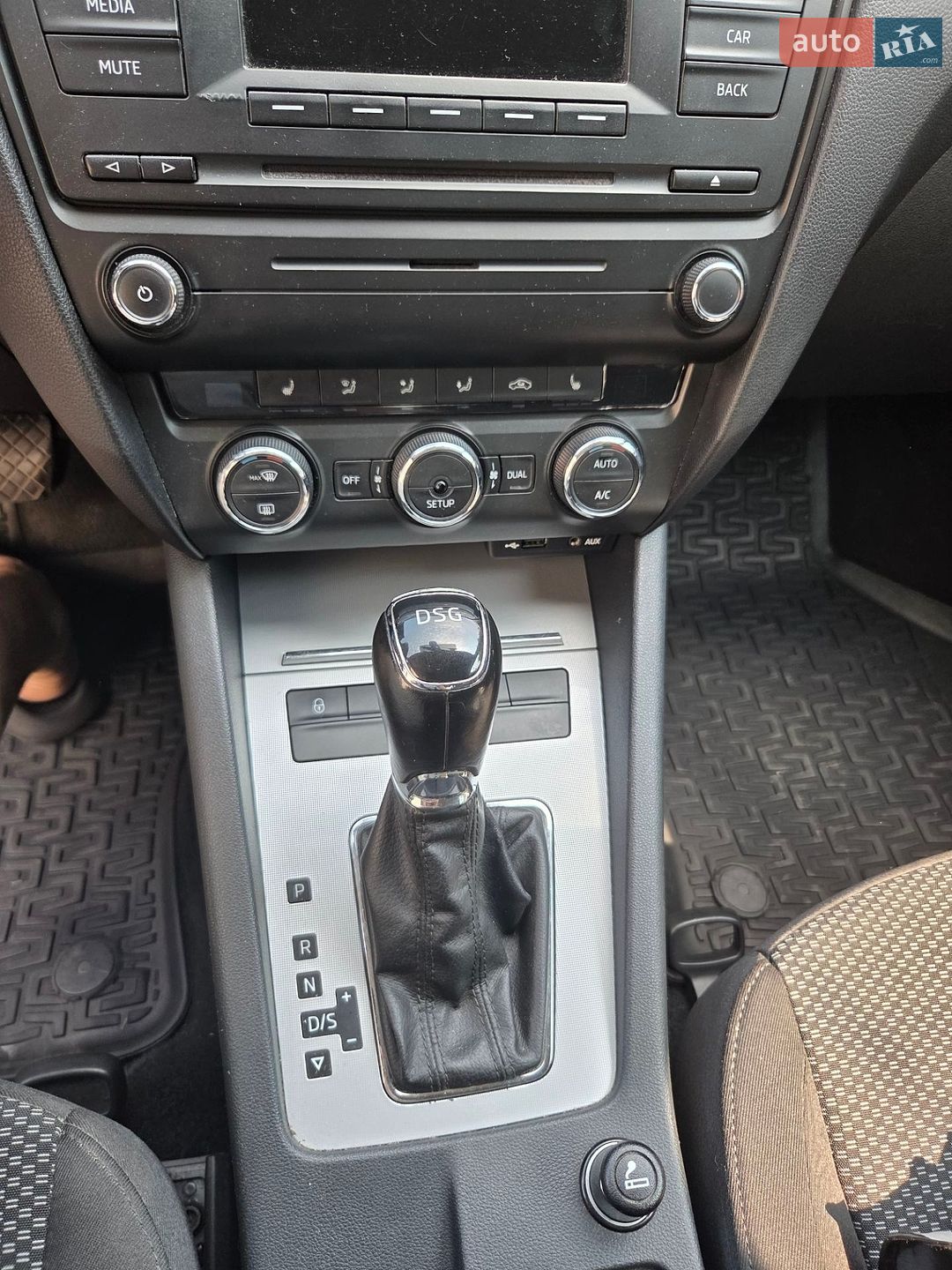 Skoda Octavia 2013 VIN TMBAD2NE8EB006097 фото оголошення 10 з 11