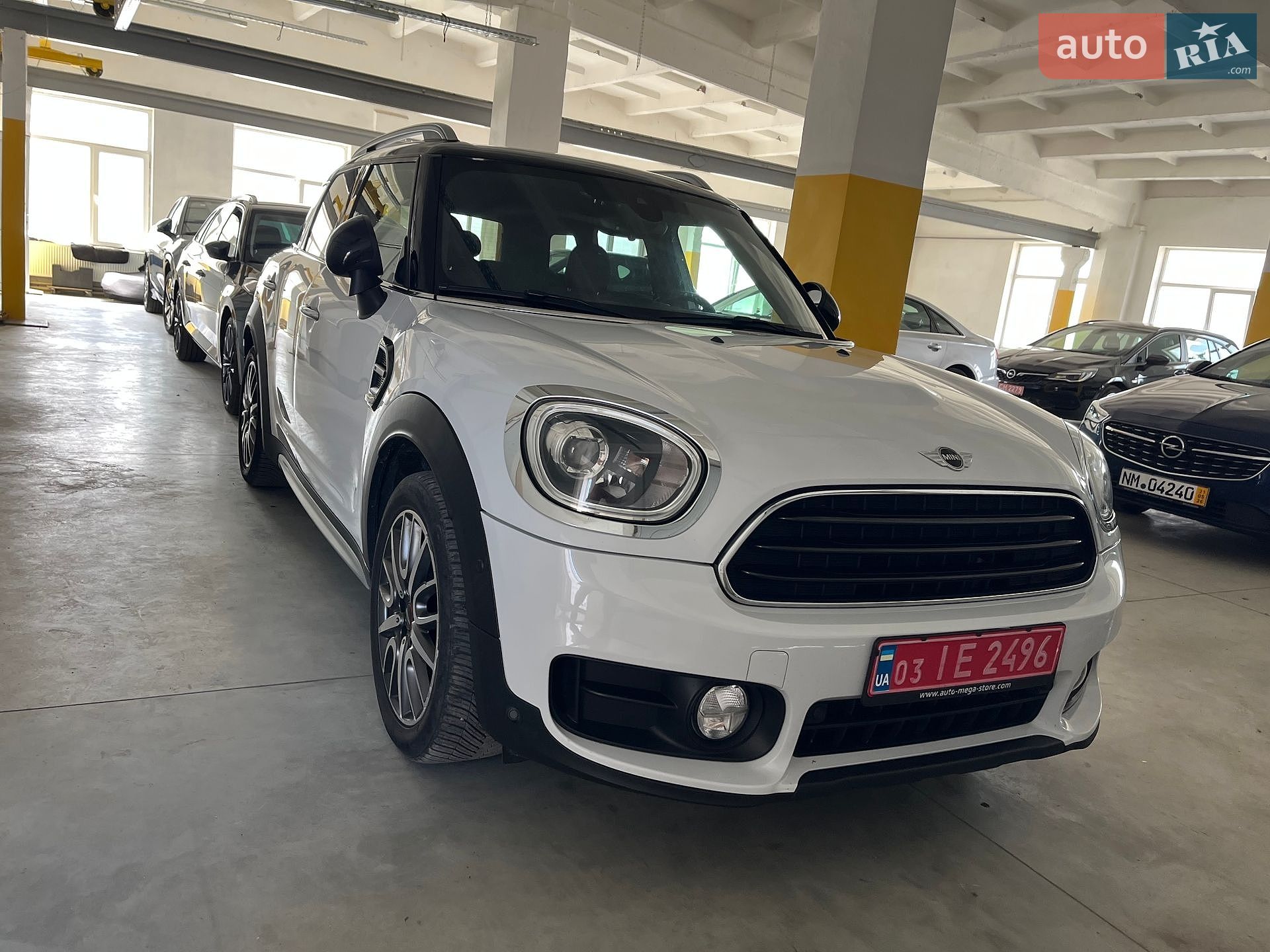 MINI Countryman 2017 VIN WMWYT910X03D77107 фото оголошення 2 з 84