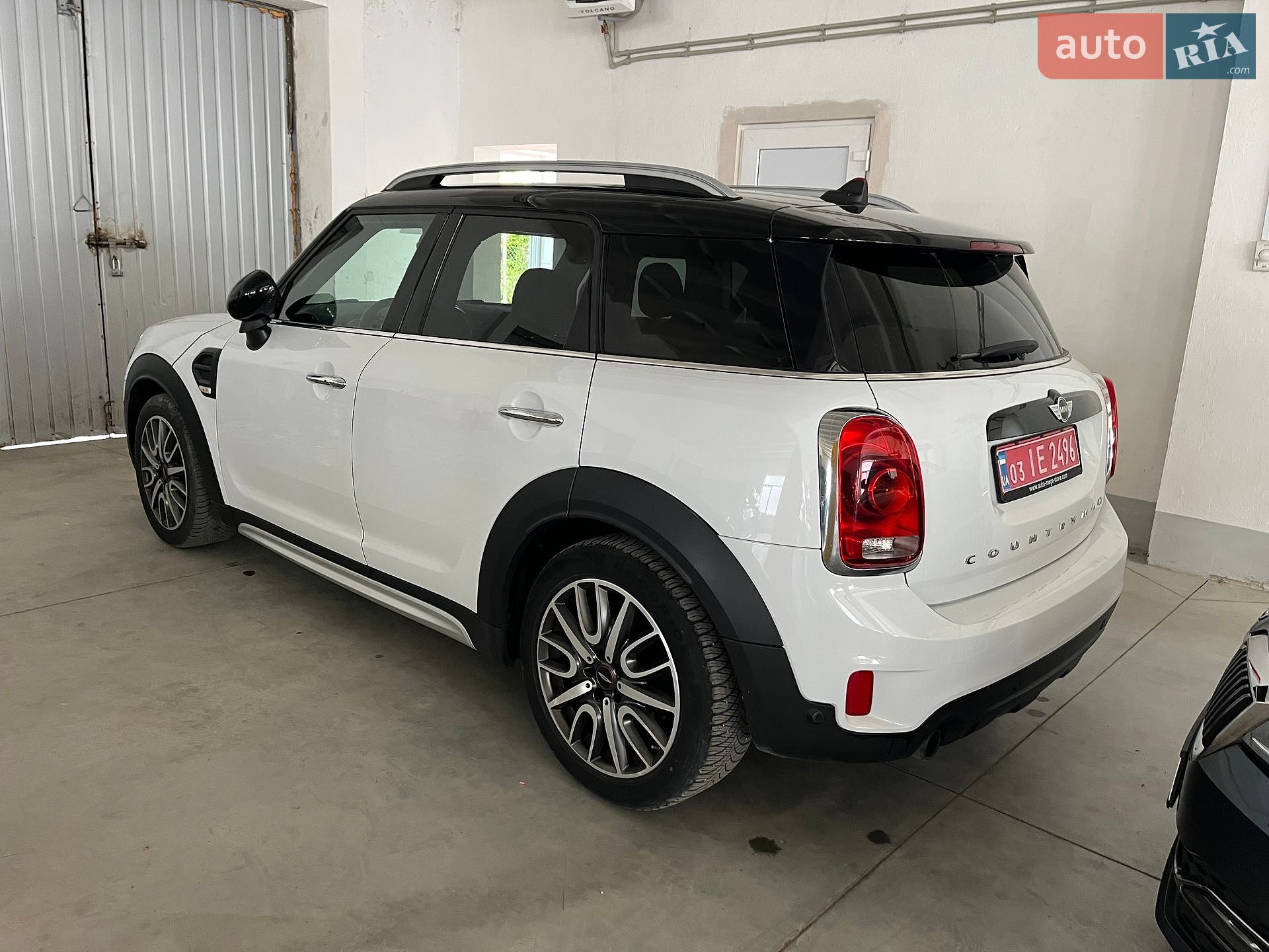 MINI Countryman 2017 VIN WMWYT910X03D77107 фото оголошення 5 з 84
