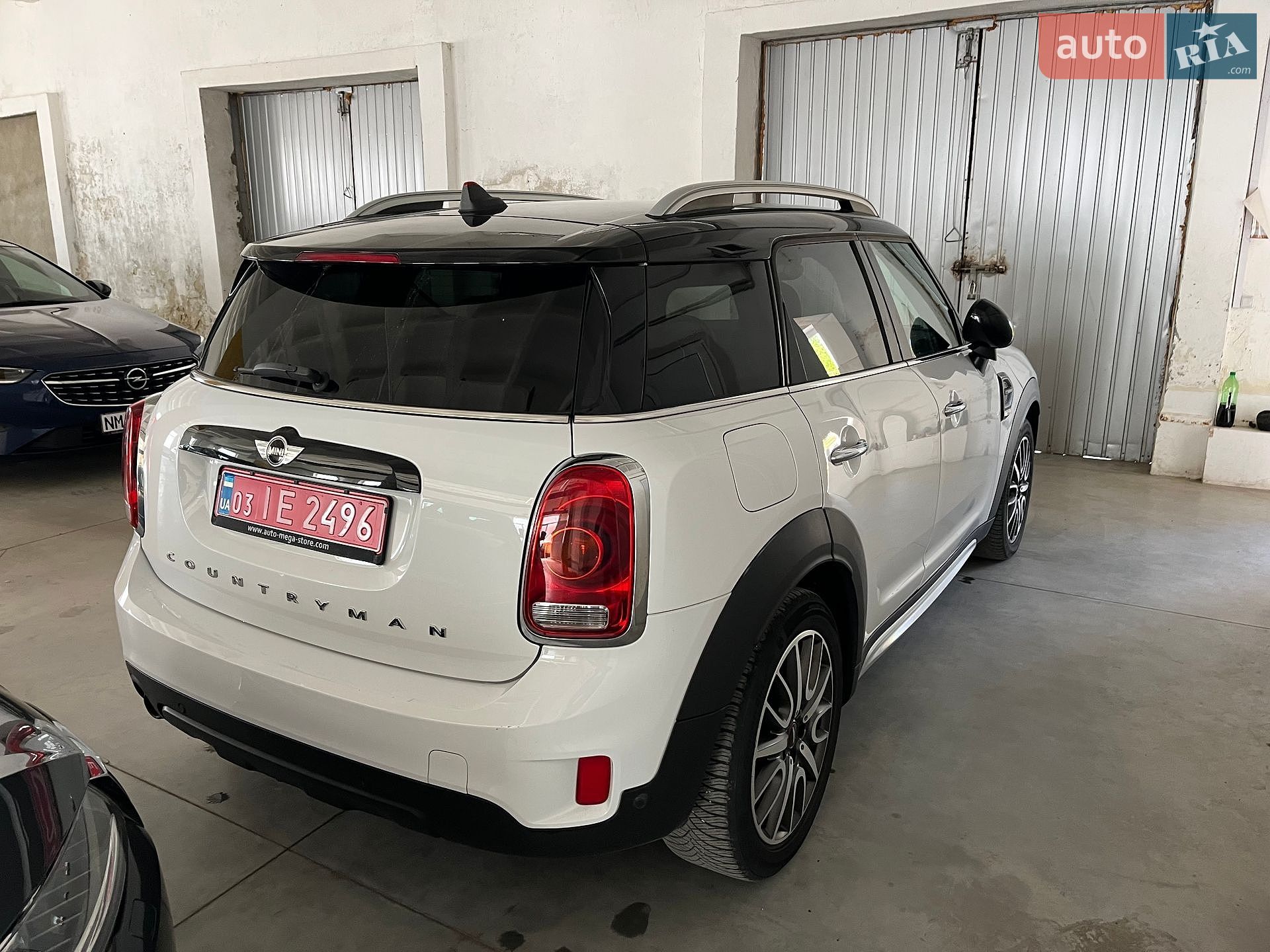 MINI Countryman 2017 VIN WMWYT910X03D77107 фото оголошення 6 з 84
