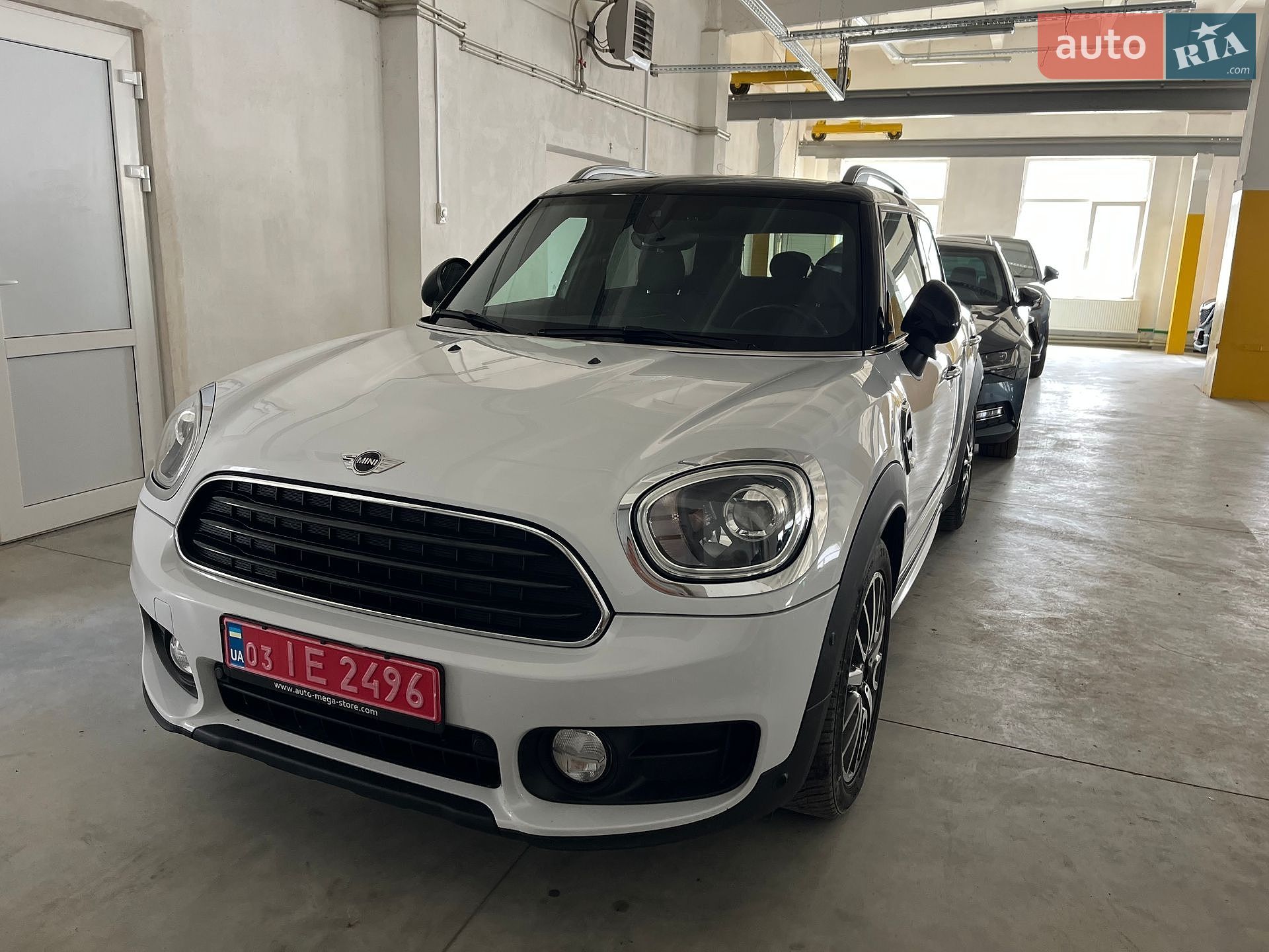 MINI Countryman 2017 VIN WMWYT910X03D77107 фото оголошення 3 з 84