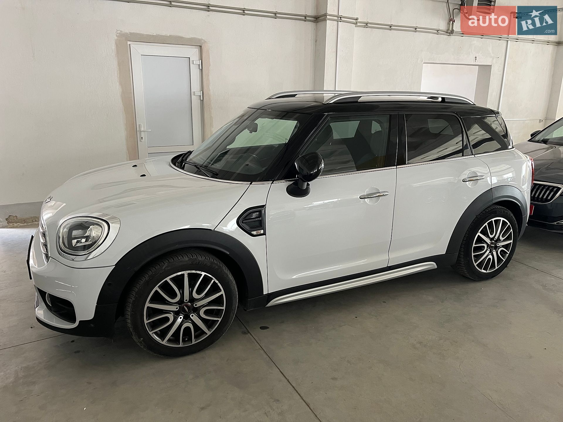MINI Countryman 2017 VIN WMWYT910X03D77107 фото оголошення 7 з 84
