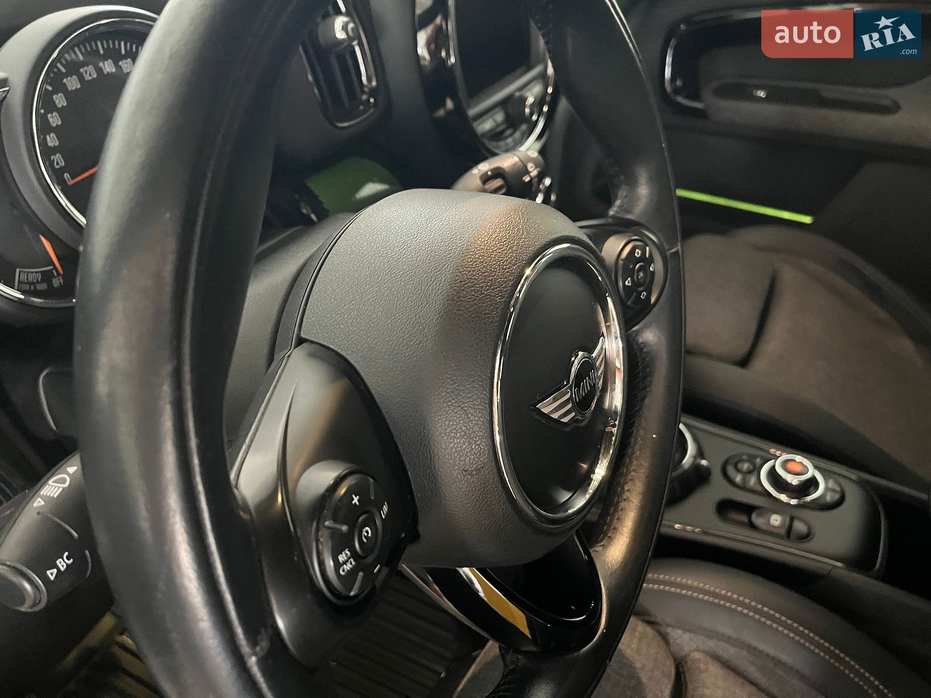 MINI Countryman 2017 VIN WMWYT910X03D77107 фото оголошення 54 з 84