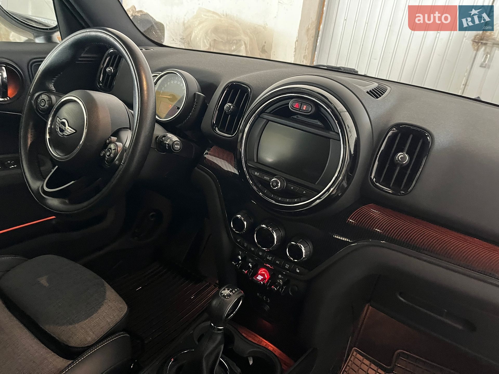 MINI Countryman 2017 VIN WMWYT910X03D77107 фото оголошення 37 з 84