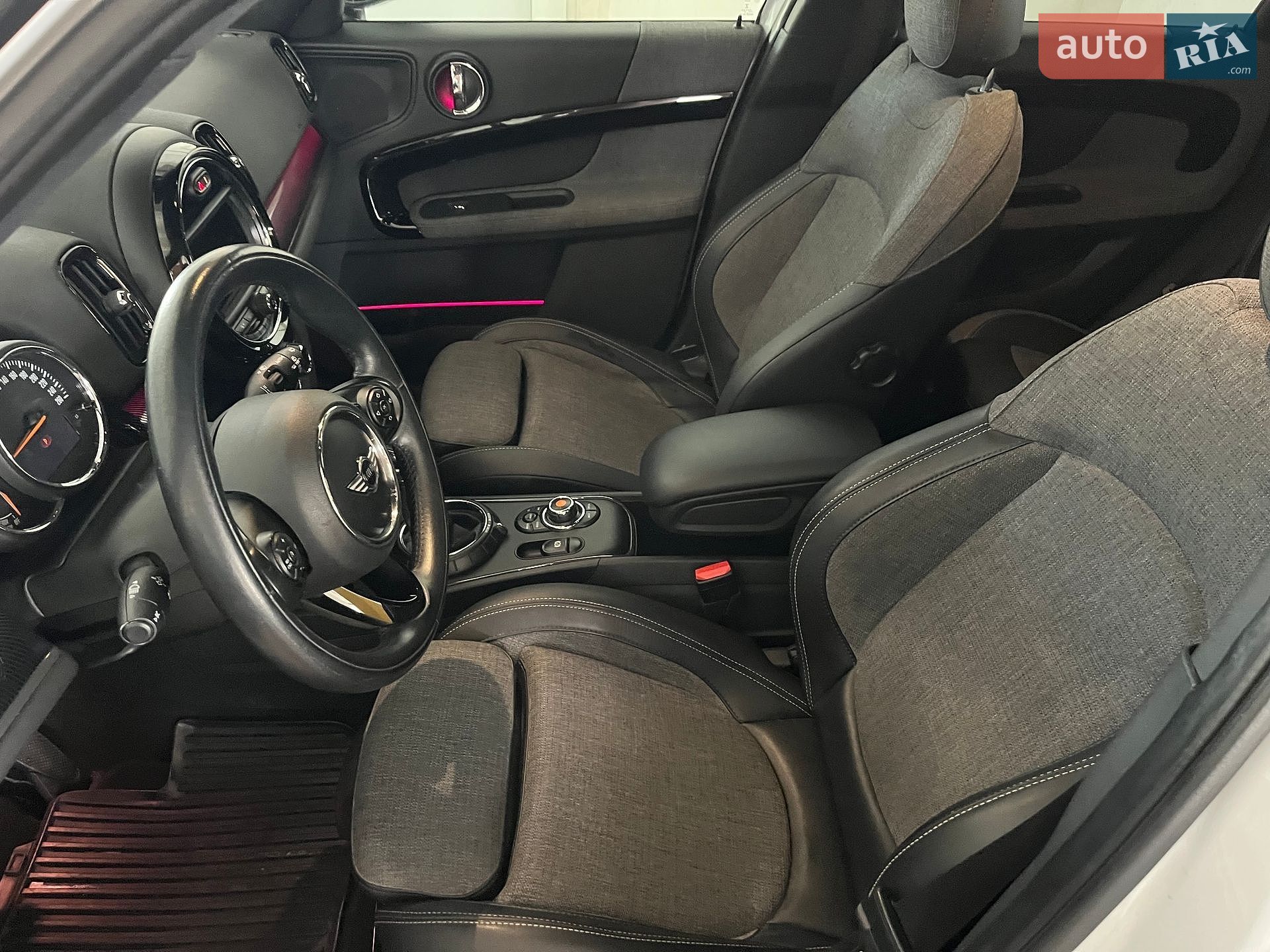 MINI Countryman 2017 VIN WMWYT910X03D77107 фото оголошення 53 з 84