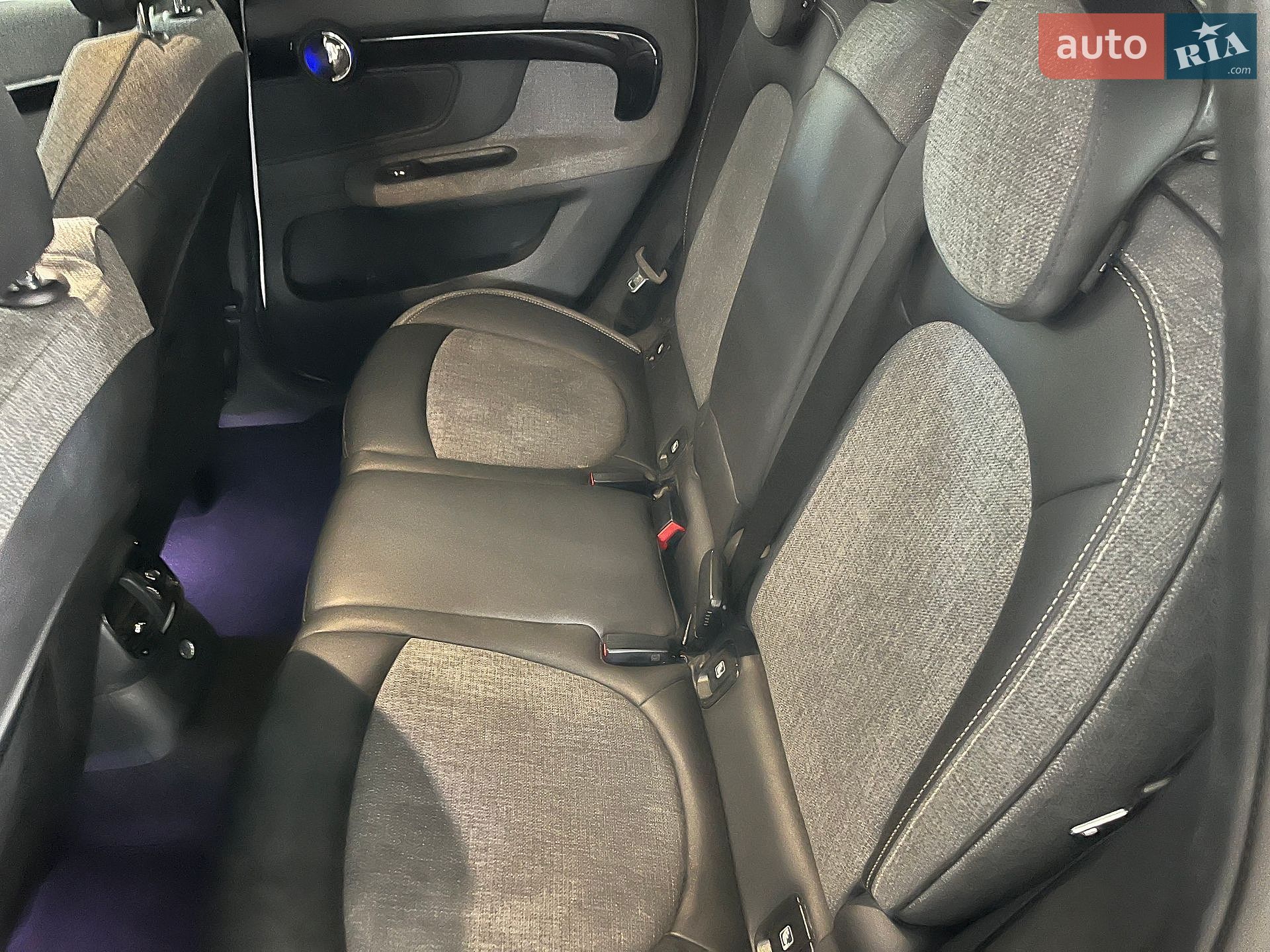 MINI Countryman 2017 VIN WMWYT910X03D77107 фото оголошення 51 з 84