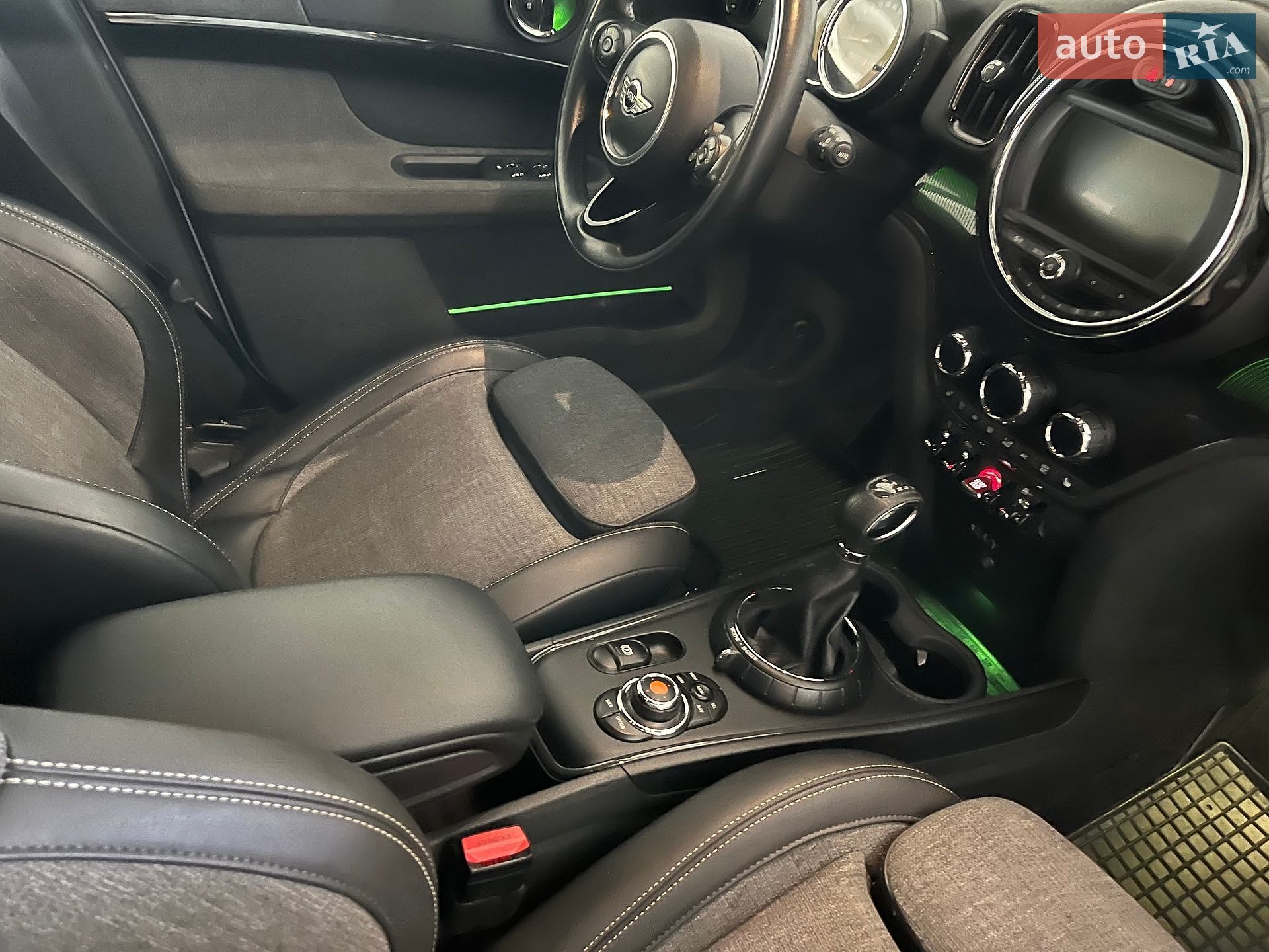 MINI Countryman 2017 VIN WMWYT910X03D77107 фото оголошення 48 з 84