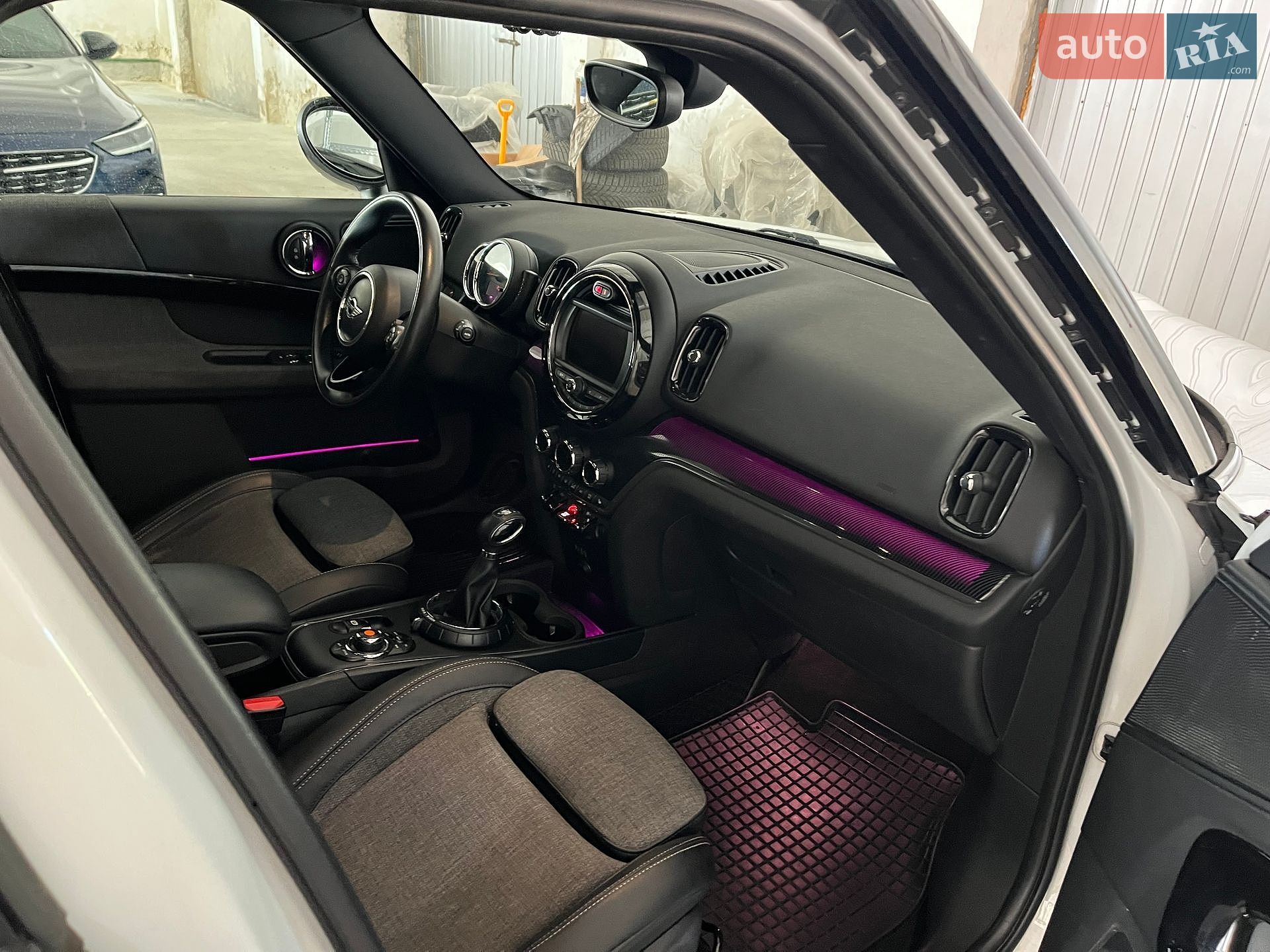 MINI Countryman 2017 VIN WMWYT910X03D77107 фото оголошення 50 з 84