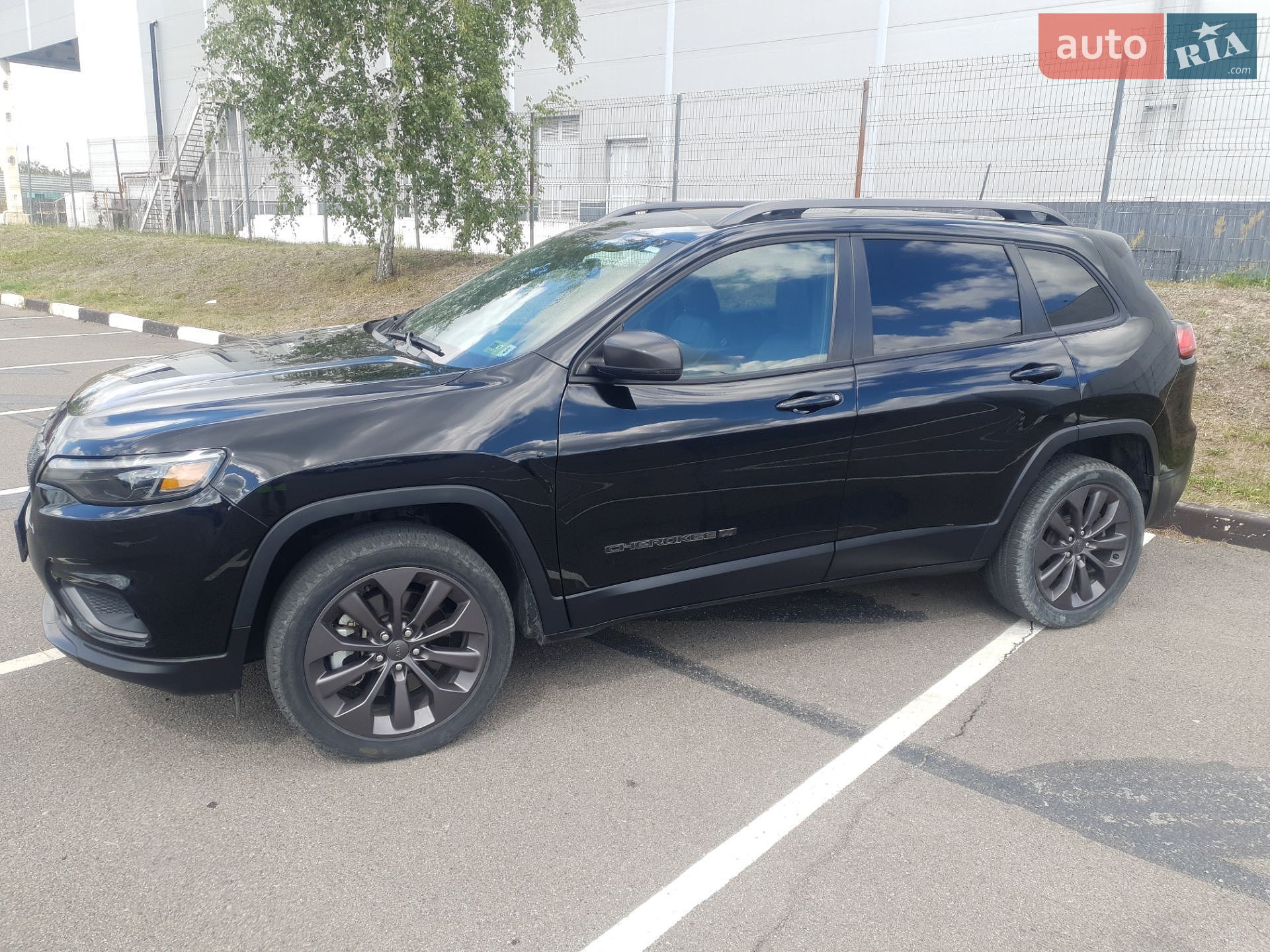 Jeep Cherokee 2021 VIN 1C4PJMMX6MD194722 фото оголошення 7 з 38
