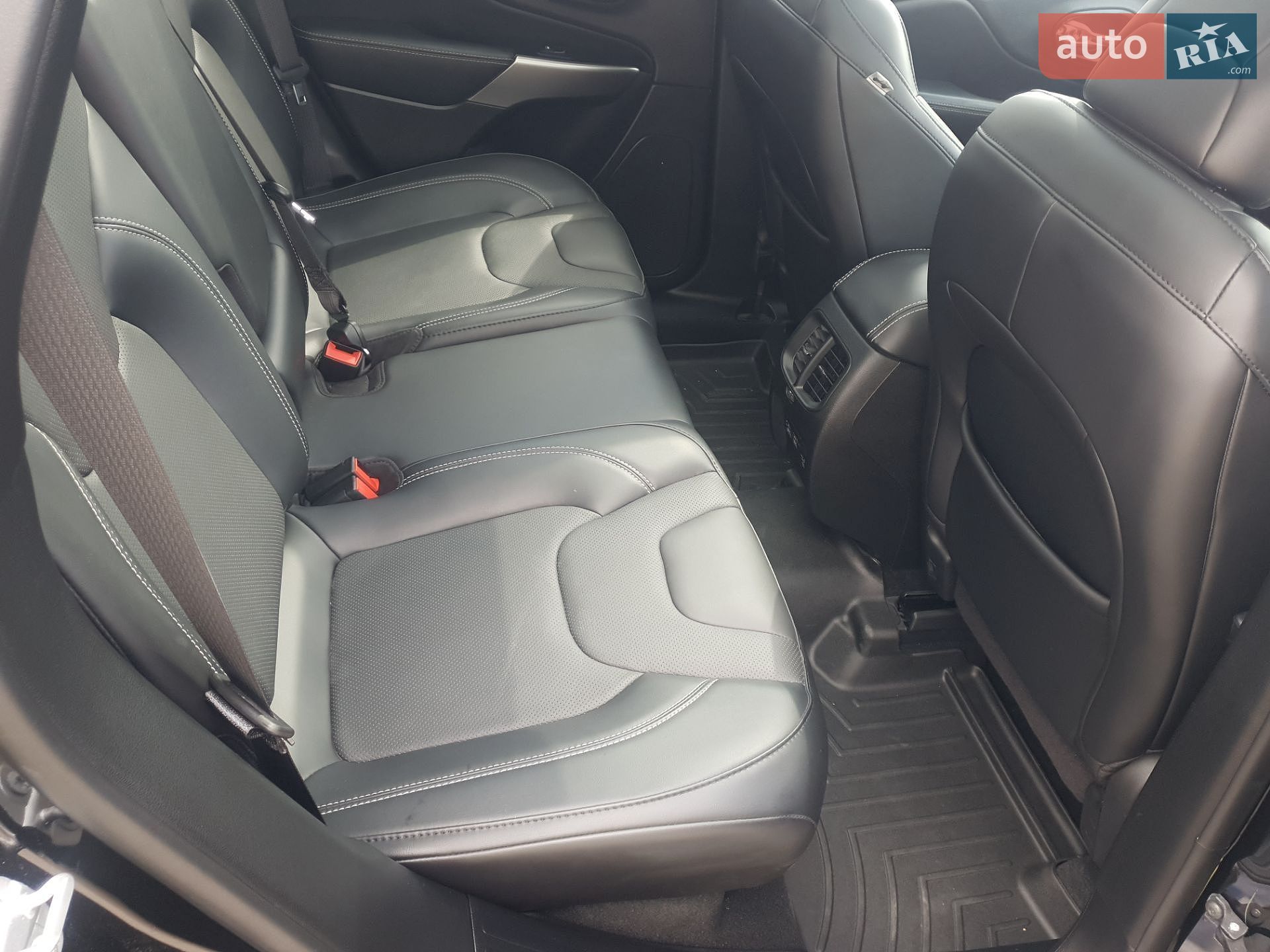 Jeep Cherokee 2021 VIN 1C4PJMMX6MD194722 фото оголошення 21 з 38