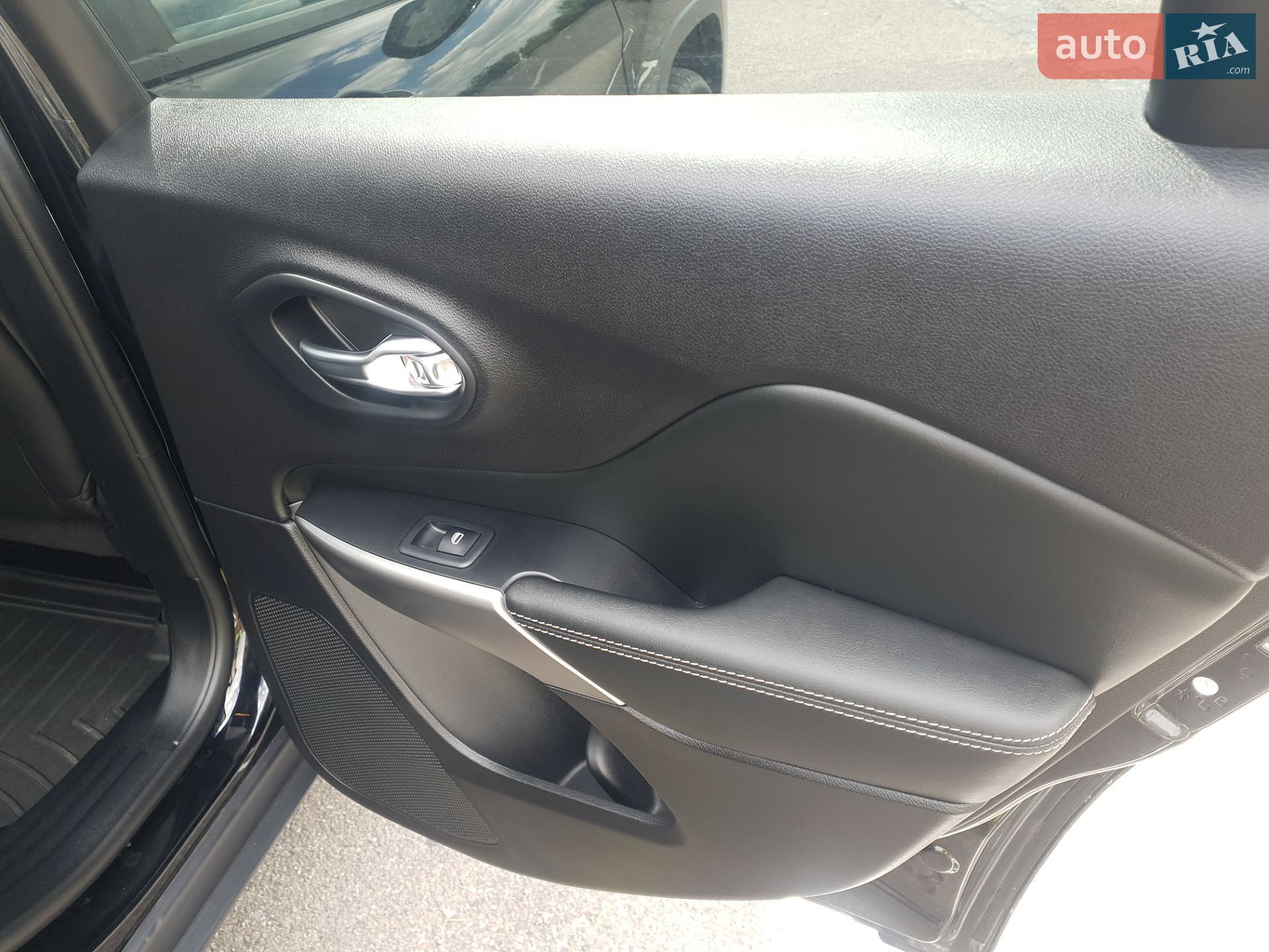Jeep Cherokee 2021 VIN 1C4PJMMX6MD194722 фото оголошення 22 з 38