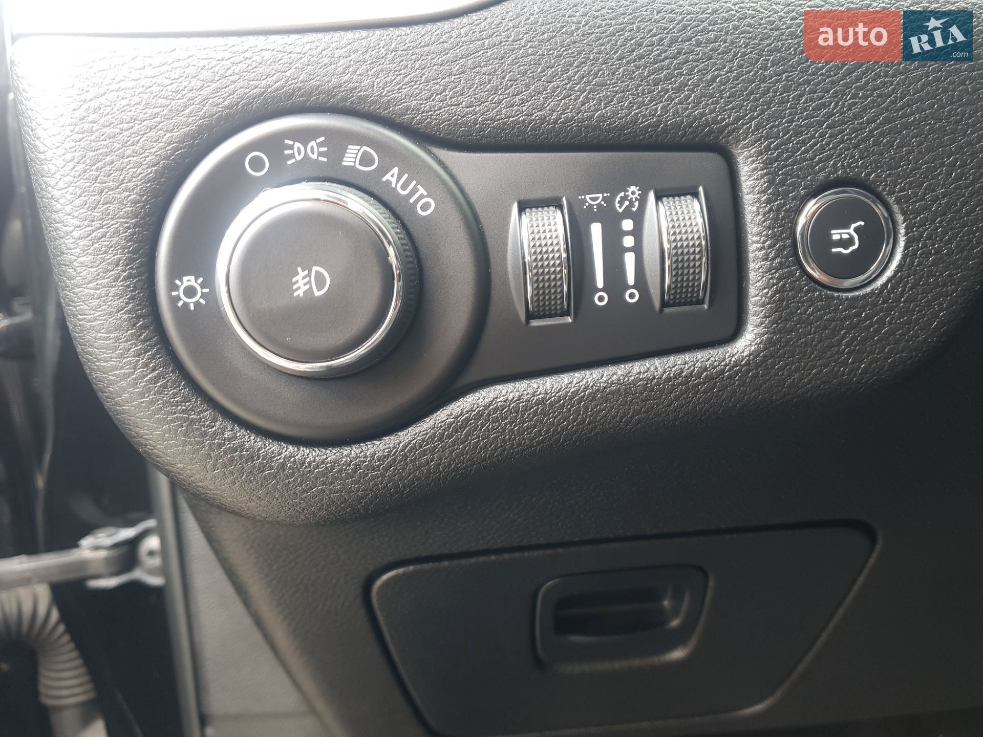 Jeep Cherokee 2021 VIN 1C4PJMMX6MD194722 фото оголошення 28 з 38
