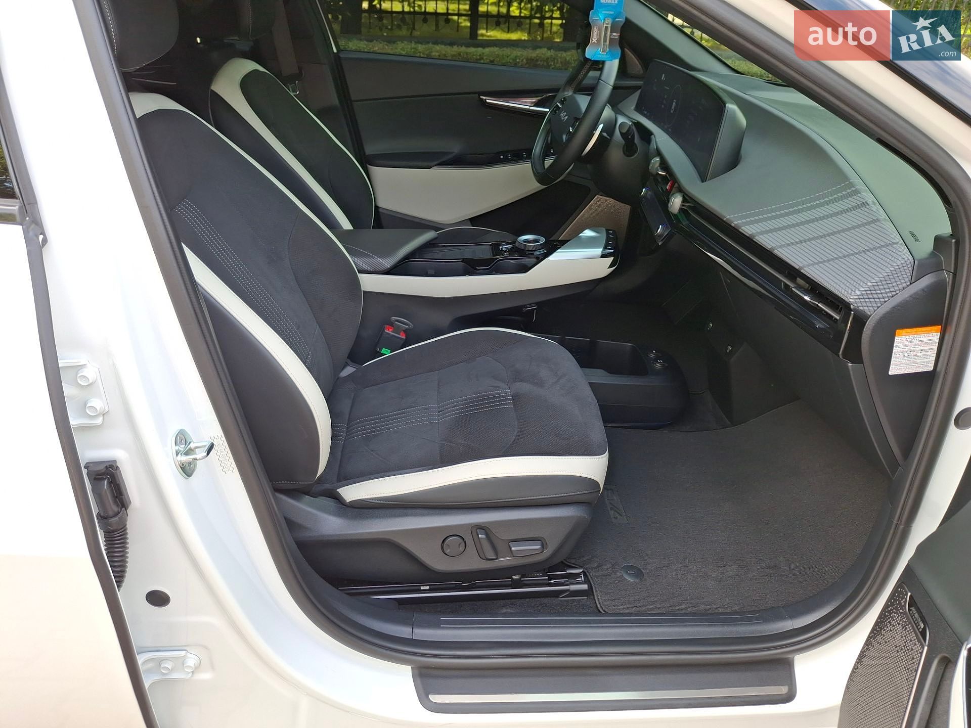 Kia EV6 2023 VIN KNDC44LA8P5126598 фото оголошення 39 з 71