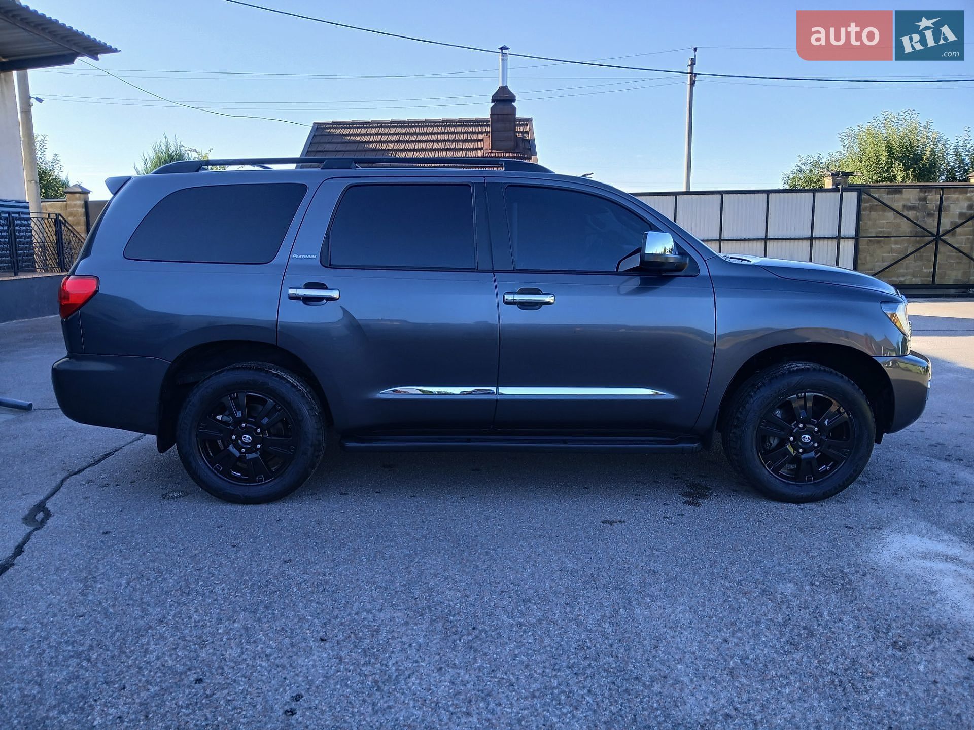Toyota Sequoia 2018 VIN 5TDBY5G16JS162971 фото оголошення 4 з 22