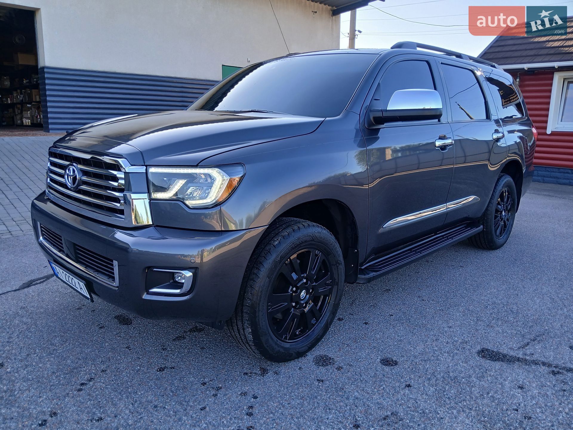 Toyota Sequoia 2018 VIN 5TDBY5G16JS162971 фото оголошення 5 з 22
