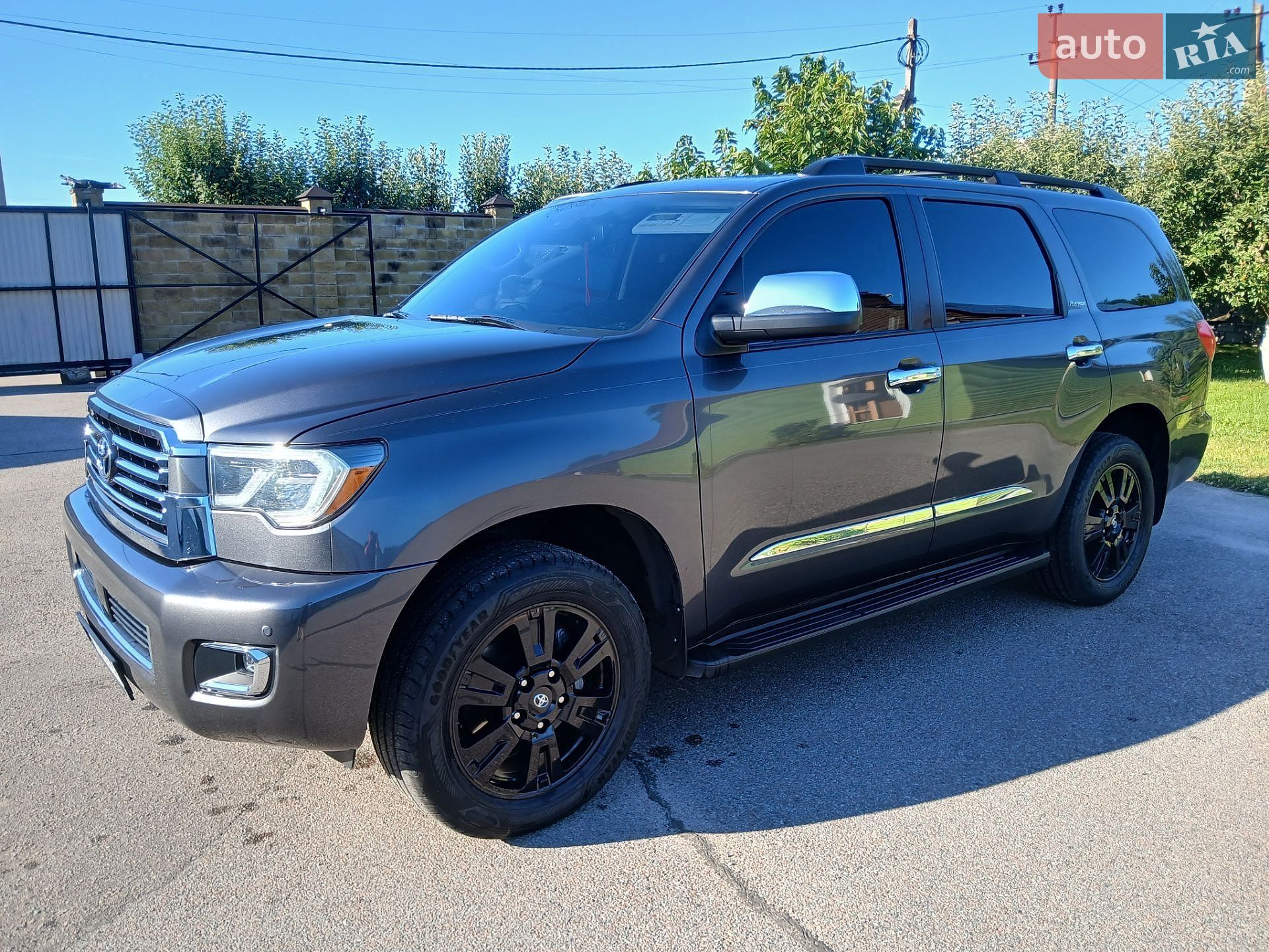 Toyota Sequoia 2018 VIN 5TDBY5G16JS162971 фото оголошення 10 з 22