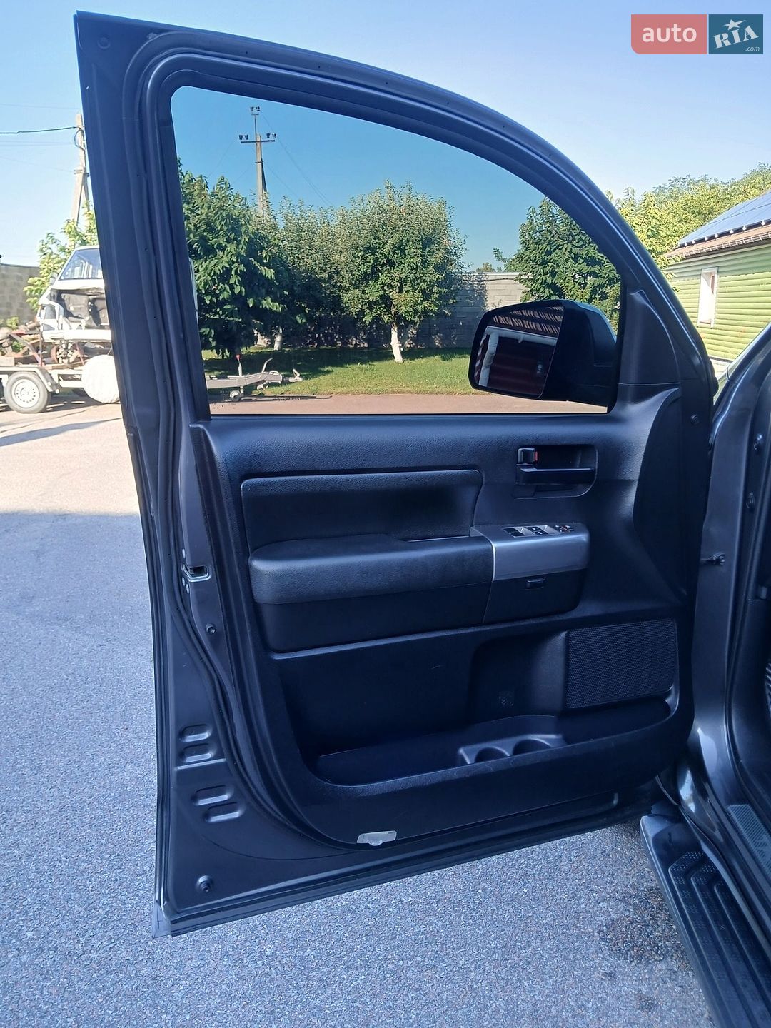 Toyota Sequoia 2018 VIN 5TDBY5G16JS162971 фото оголошення 21 з 22