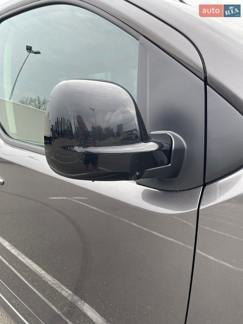 Opel Zafira Life 2023 VIN VXEVEEHZ7PZ008899 фото оголошення 3 з 47