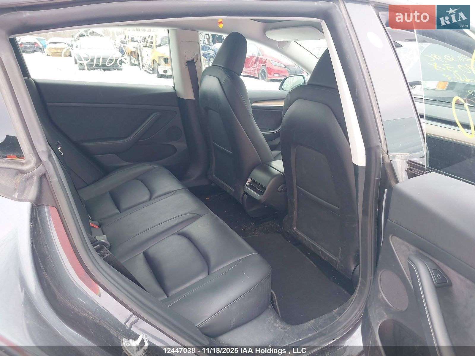 Tesla Model 3 2023 VIN 5YJ3E1EB7PF681140 фото оголошення 9 з 78