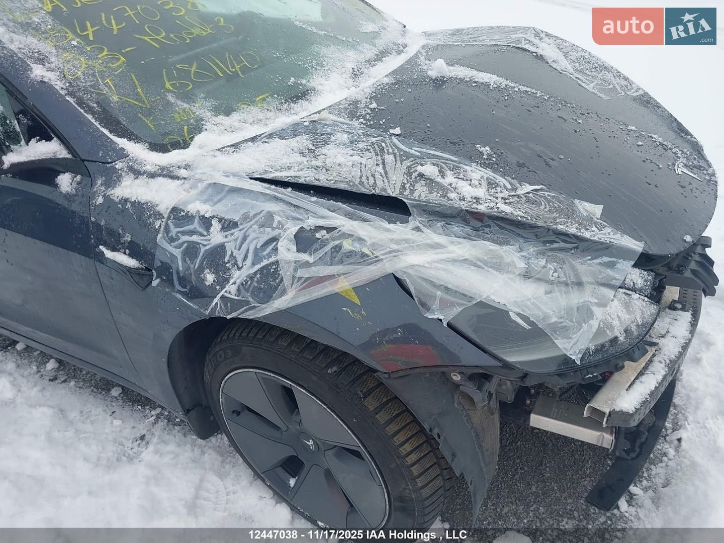Tesla Model 3 2023 VIN 5YJ3E1EB7PF681140 фото оголошення 13 з 78