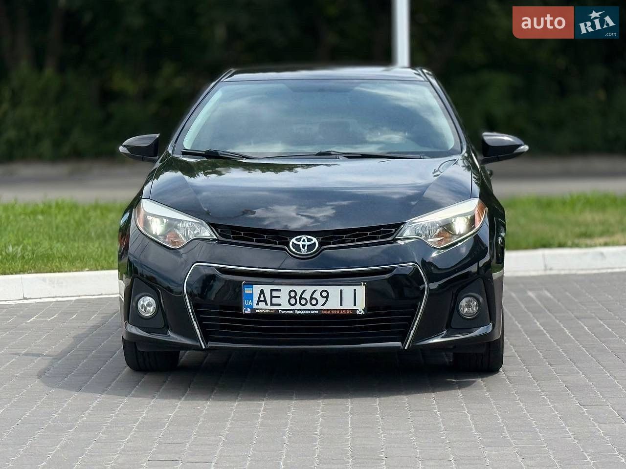 Toyota Corolla 2014 VIN 5YFBURHE3FP225948 фото оголошення 2 з 31