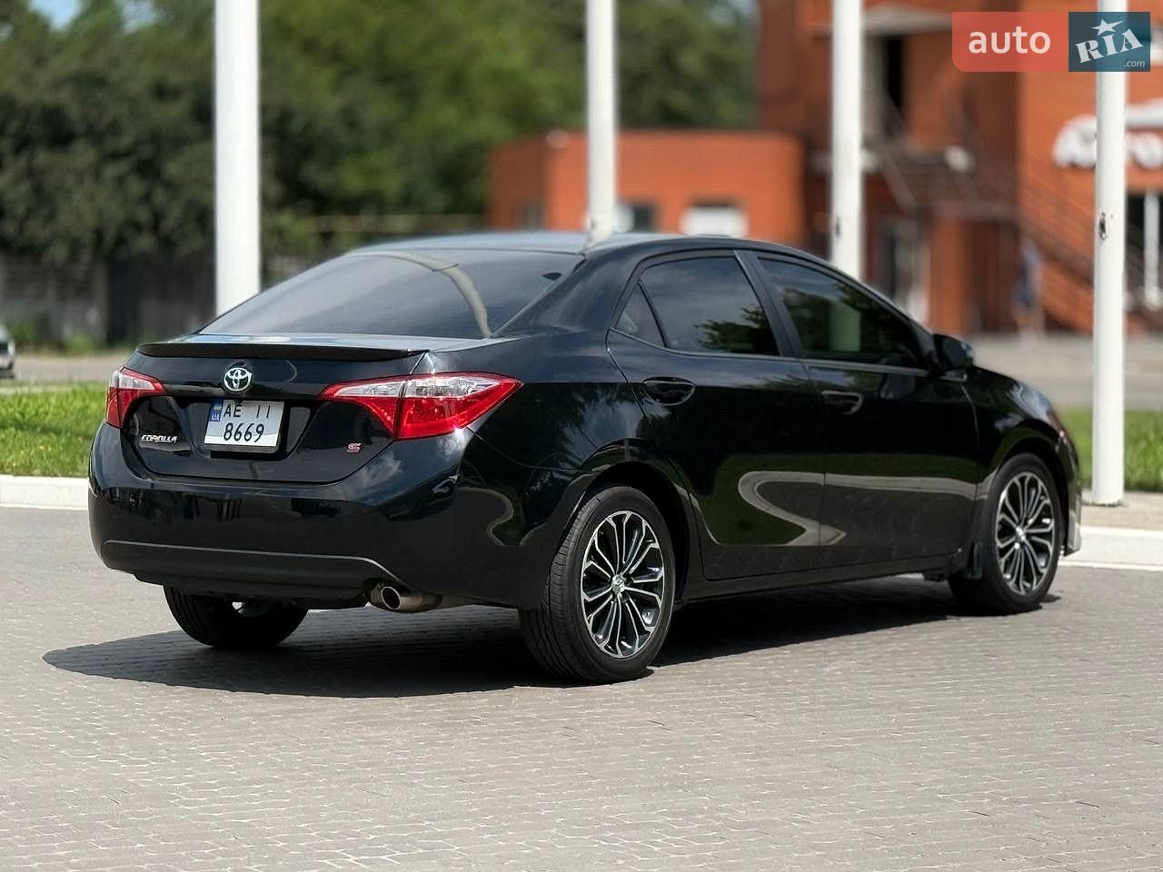 Toyota Corolla 2014 VIN 5YFBURHE3FP225948 фото оголошення 4 з 31