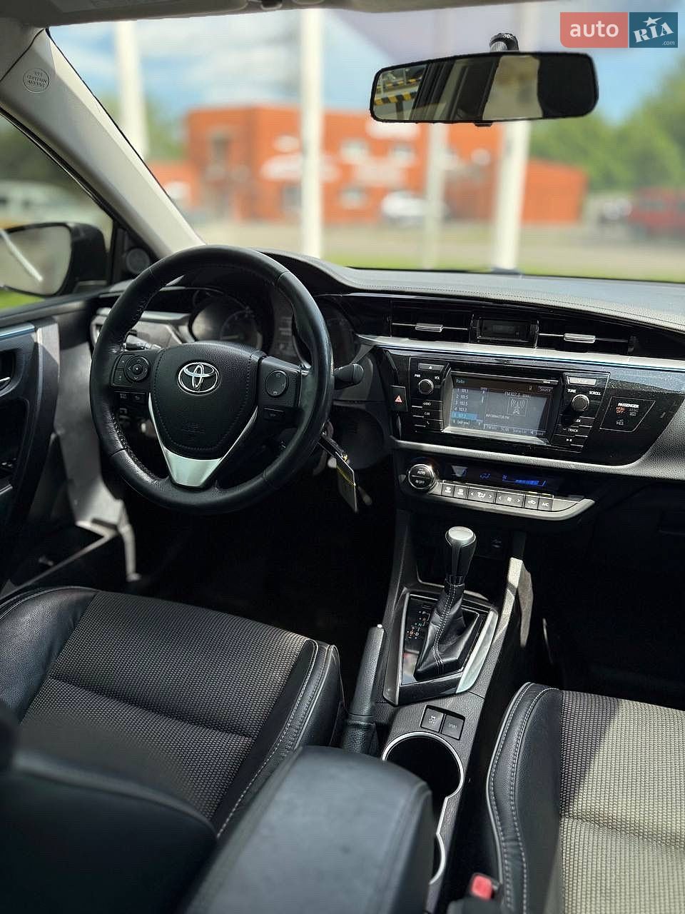 Toyota Corolla 2014 VIN 5YFBURHE3FP225948 фото оголошення 14 з 31