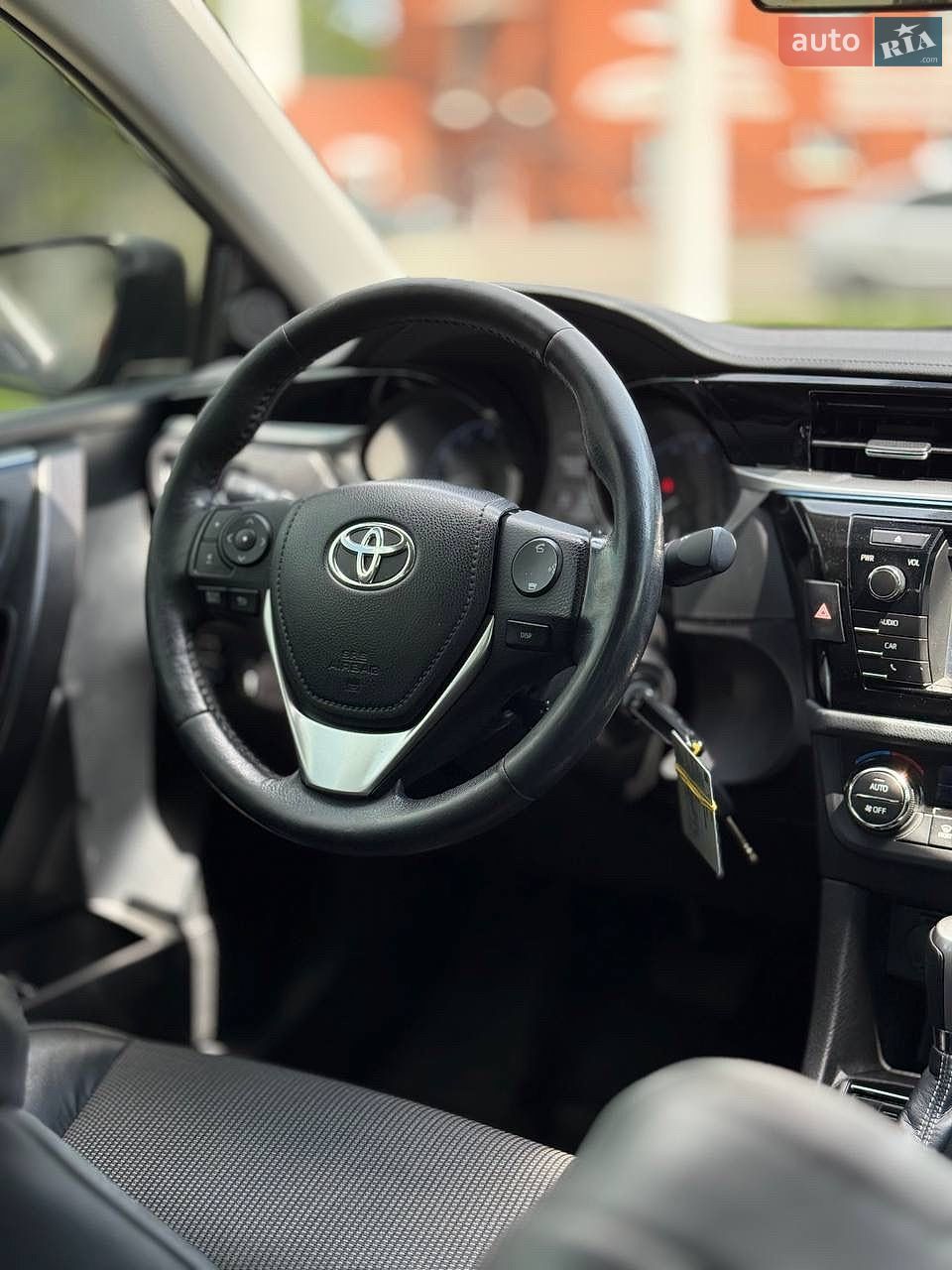 Toyota Corolla 2014 VIN 5YFBURHE3FP225948 фото оголошення 16 з 31