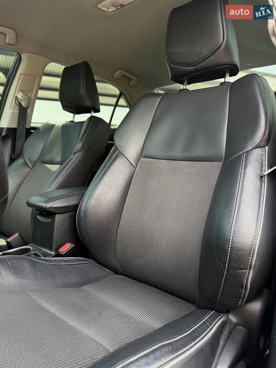 Toyota Corolla 2014 VIN 5YFBURHE3FP225948 фото оголошення 27 з 31