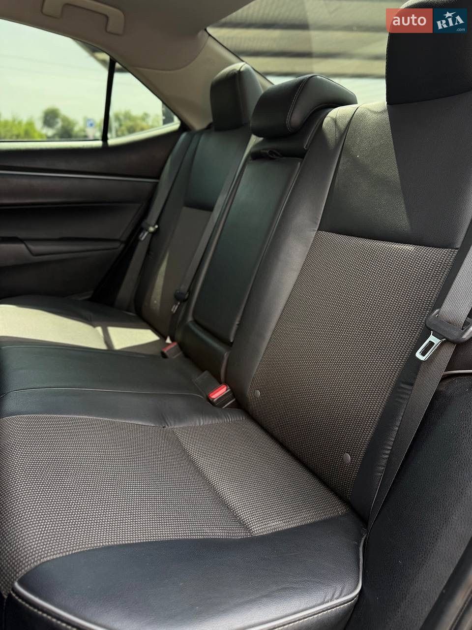 Toyota Corolla 2014 VIN 5YFBURHE3FP225948 фото оголошення 29 з 31