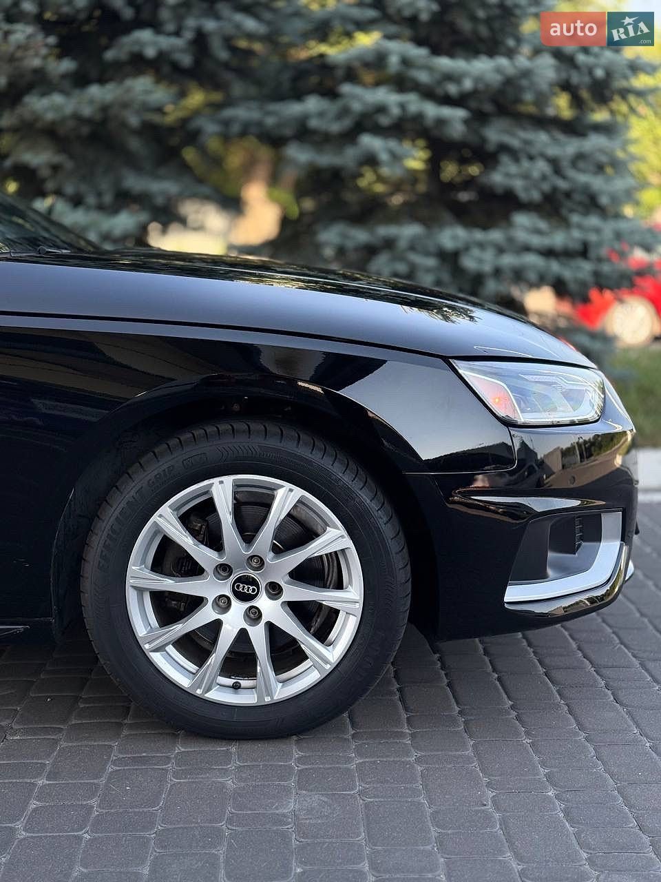 Audi A4 2021 VIN WAUABAF49MA061018 фото оголошення 12 з 41