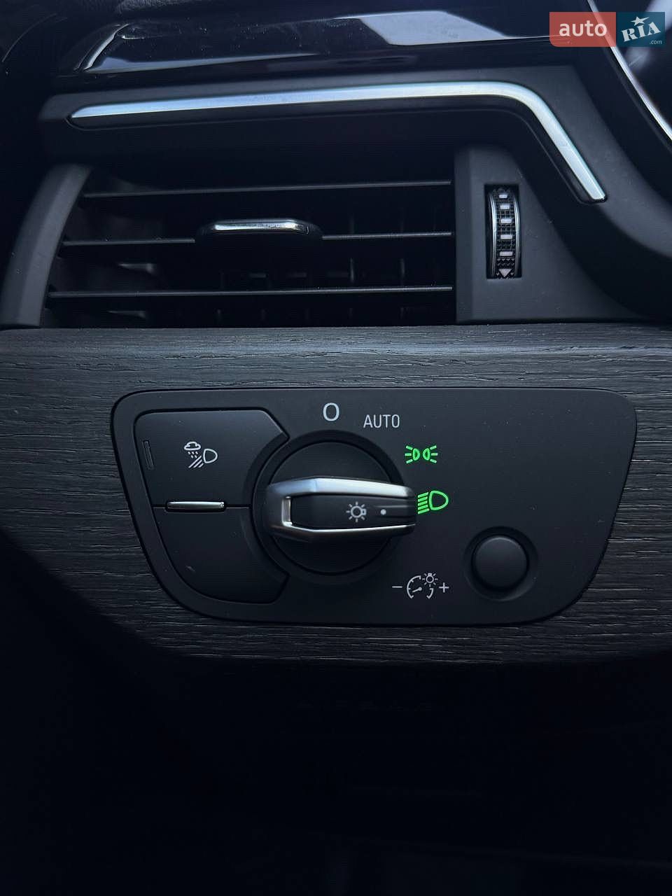 Audi A4 2021 VIN WAUABAF49MA061018 фото оголошення 27 з 41