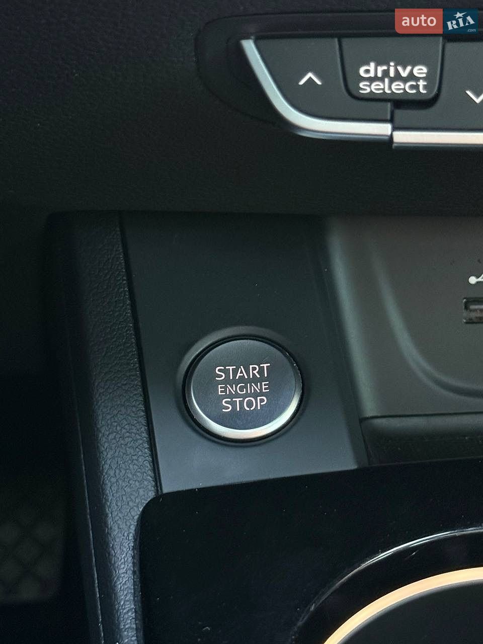 Audi A4 2021 VIN WAUABAF49MA061018 фото оголошення 30 з 41