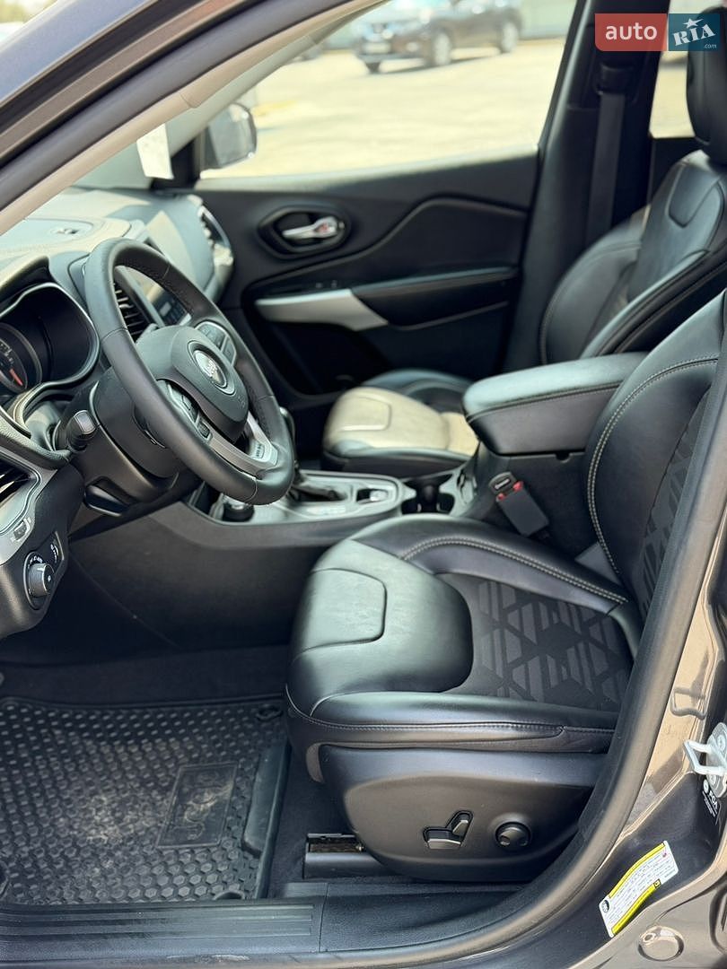 Jeep Cherokee 2022 VIN 1C4PJMCX7ND556012 фото оголошення 9 з 20