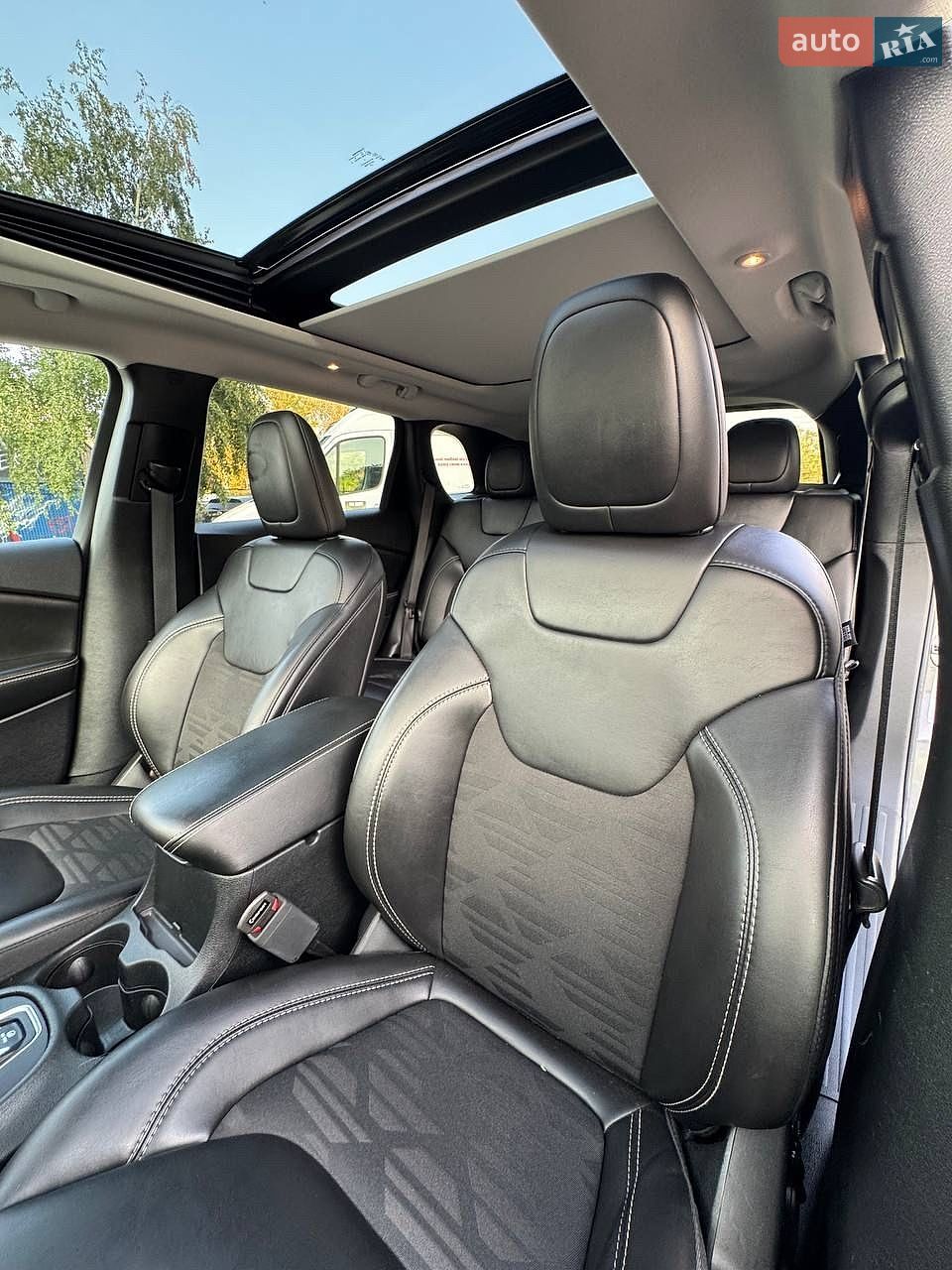 Jeep Cherokee 2022 VIN 1C4PJMCX7ND556012 фото оголошення 15 з 20