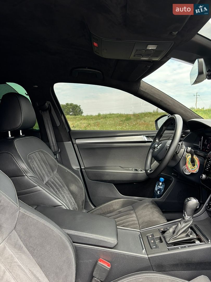 Skoda Superb 2021 VIN TMBCR9NP0M7042128 фото оголошення 35 з 36