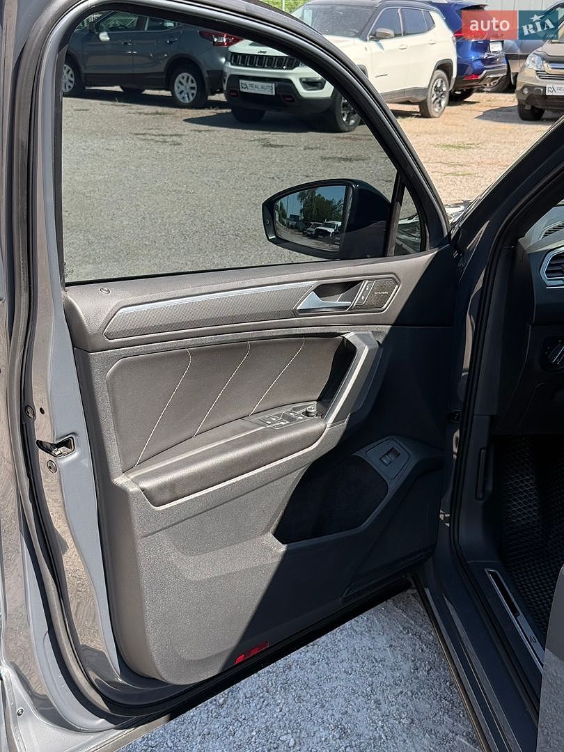 Volkswagen Tiguan 2023 VIN WVGZZZ5N7PW517871 фото оголошення 8 з 23