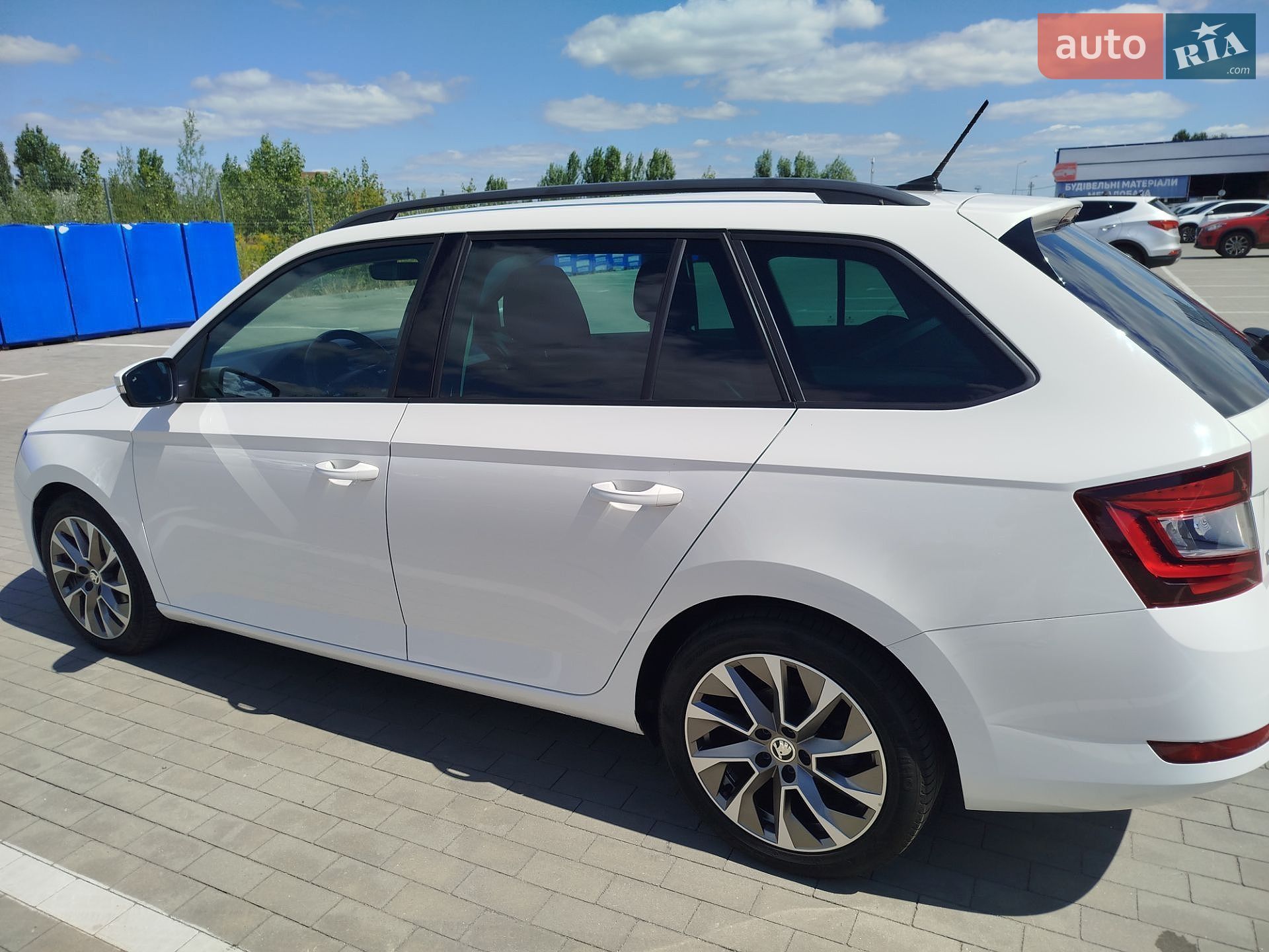 Skoda Fabia 2022 VIN TMBJP6NJ8NZ019581 фото оголошення 4 з 32
