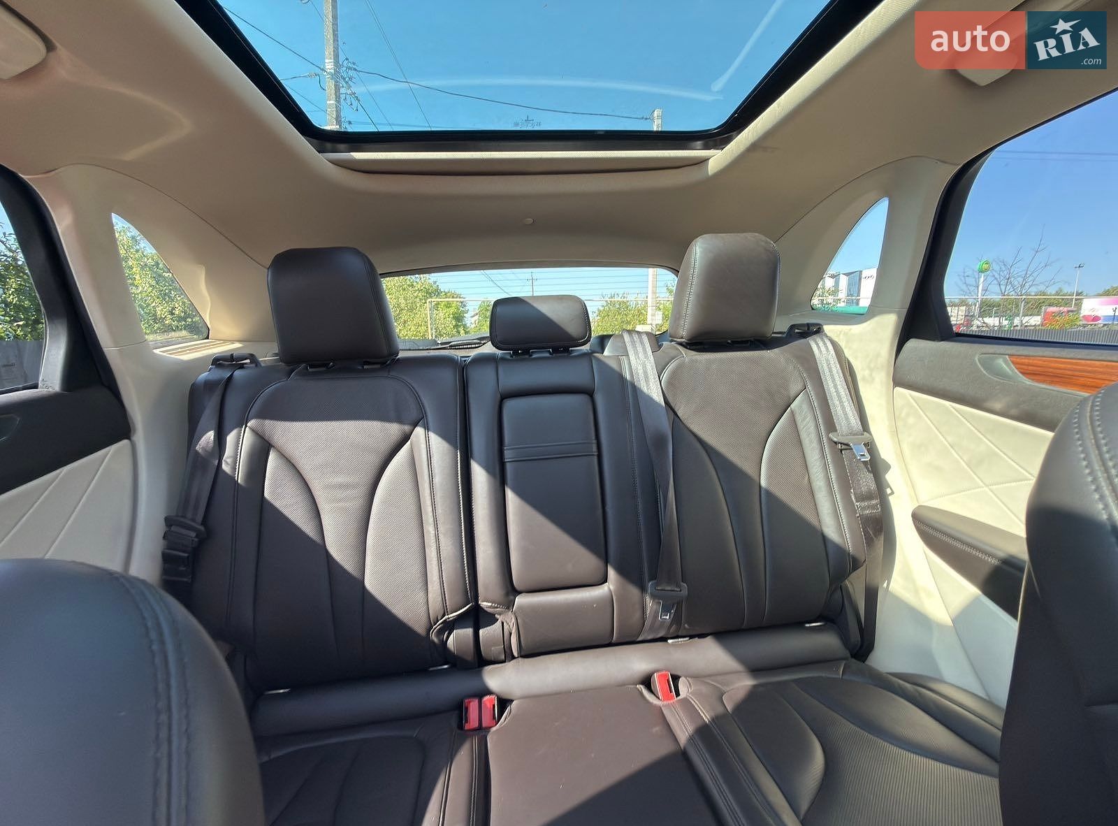 Lincoln MKC 2015 VIN 5LMCJ2A97FUJ41256 фото оголошення 9 з 38