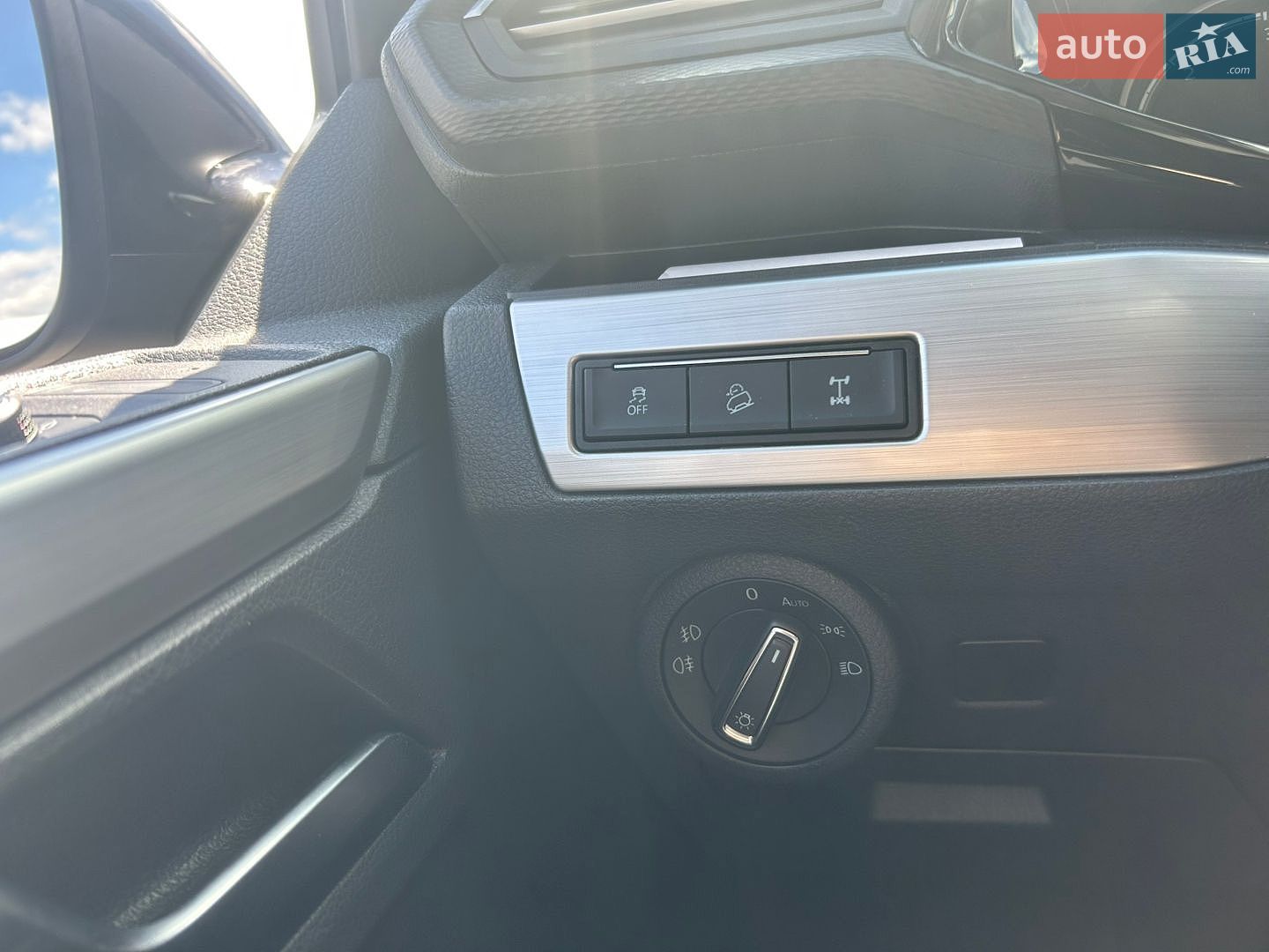 Volkswagen Multivan 2020 VIN WV2ZZZ7HZMH027435 фото оголошення 3 з 19