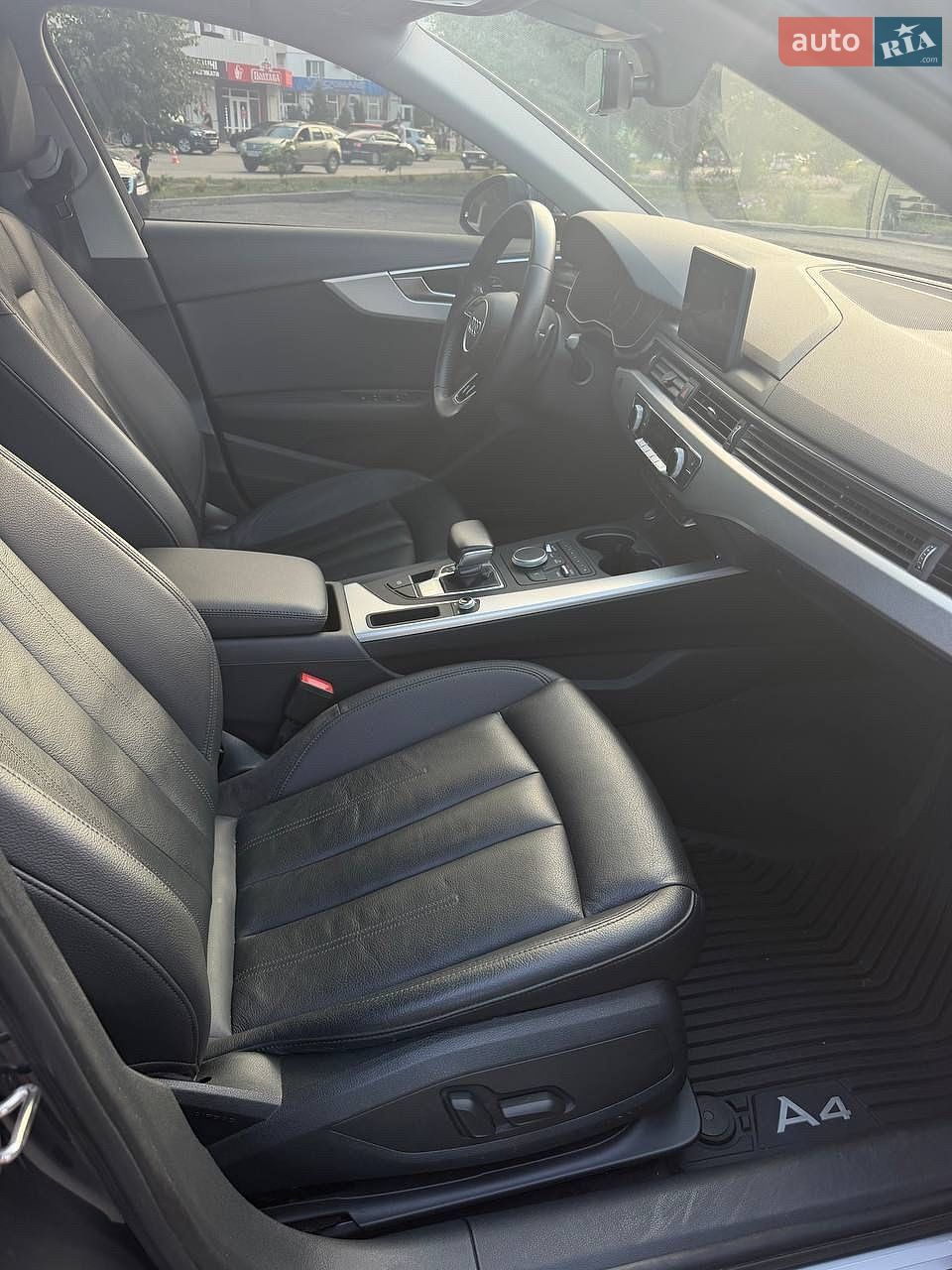 Audi A4 2016 VIN WAUGNAF4XHN018002 фото оголошення 14 з 19