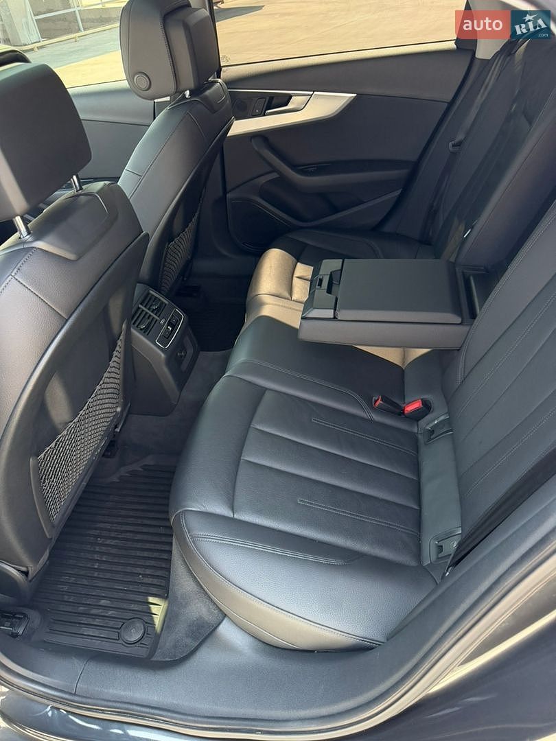 Audi A4 2016 VIN WAUGNAF4XHN018002 фото оголошення 13 з 19