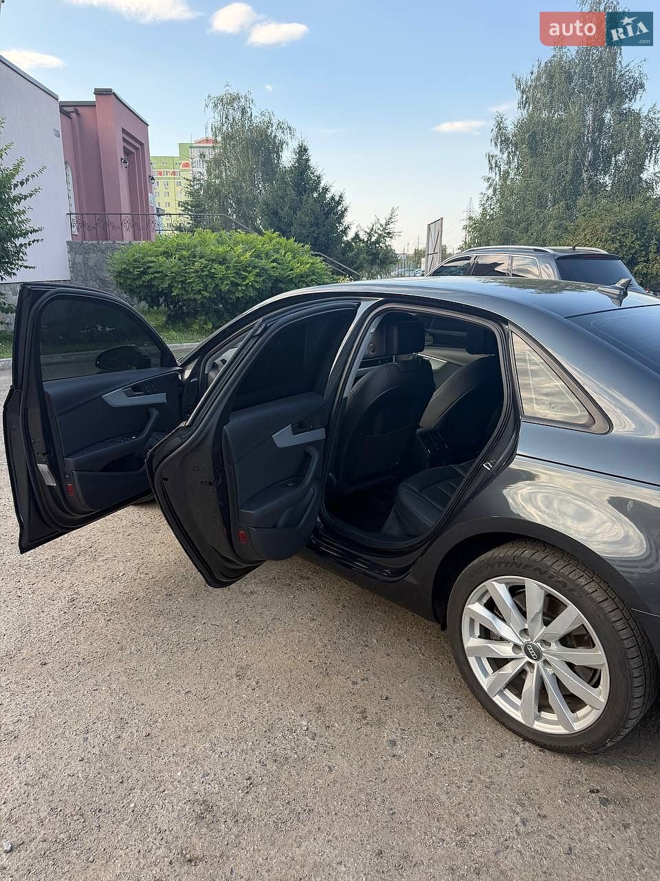 Audi A4 2016 VIN WAUGNAF4XHN018002 фото оголошення 17 з 19