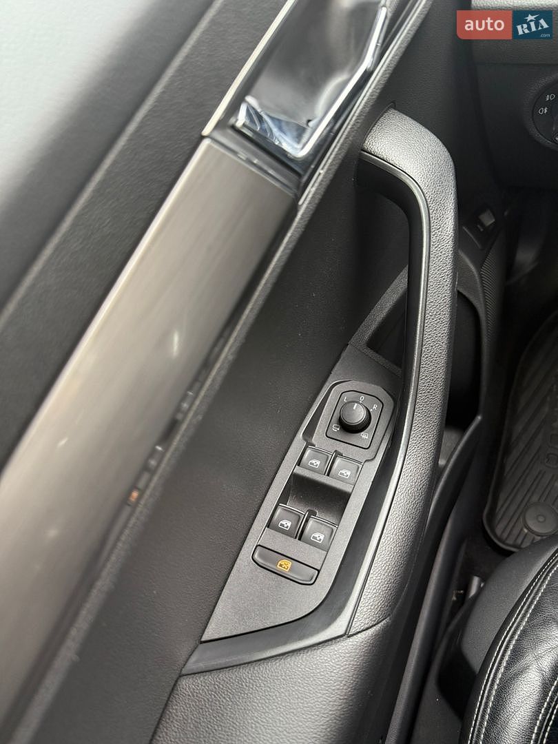 Skoda Karoq 2018 VIN TMBJR7NU8J2024339 фото оголошення 10 з 23